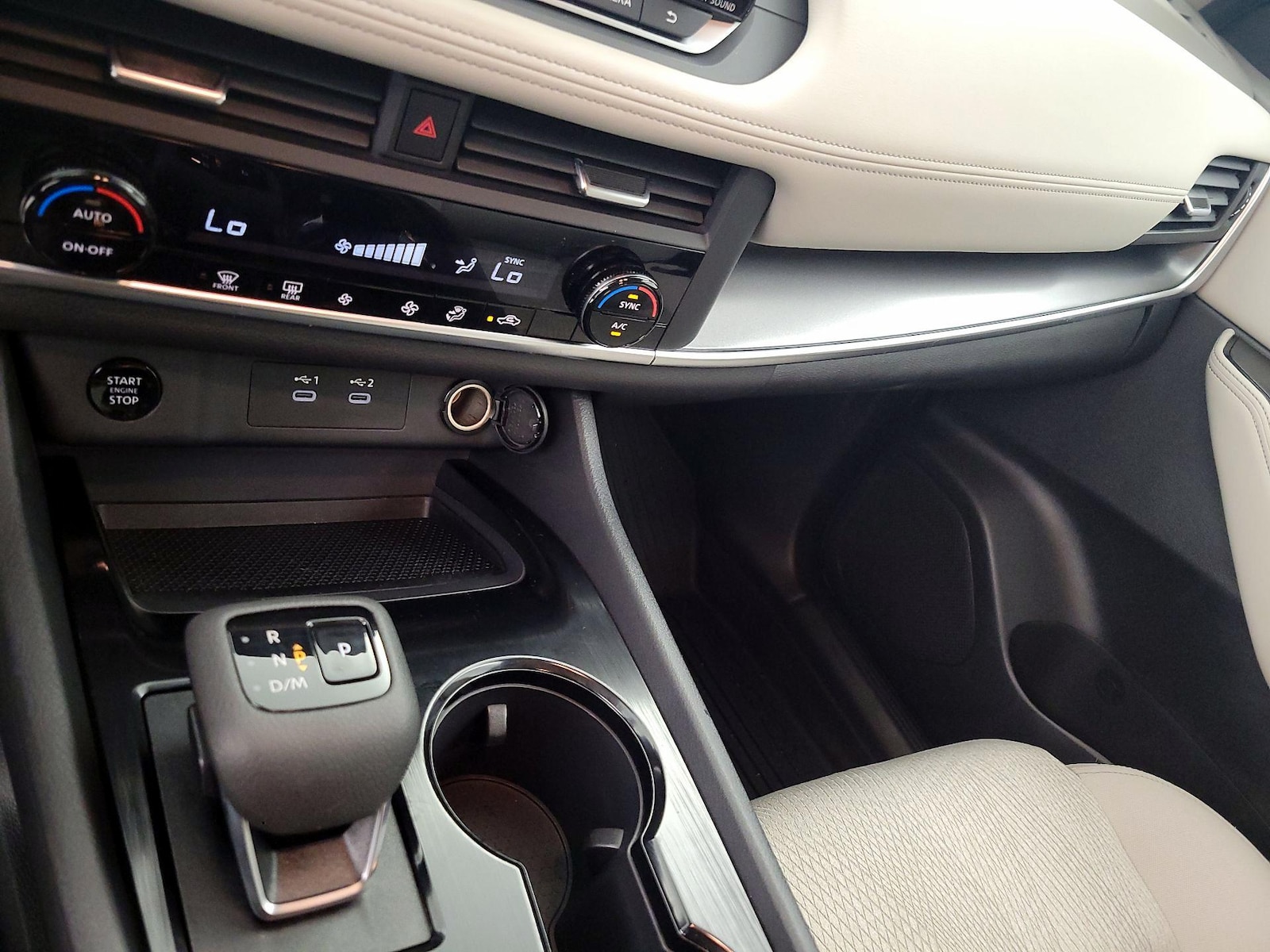 2025 Nissan Rogue SV - Photo 19