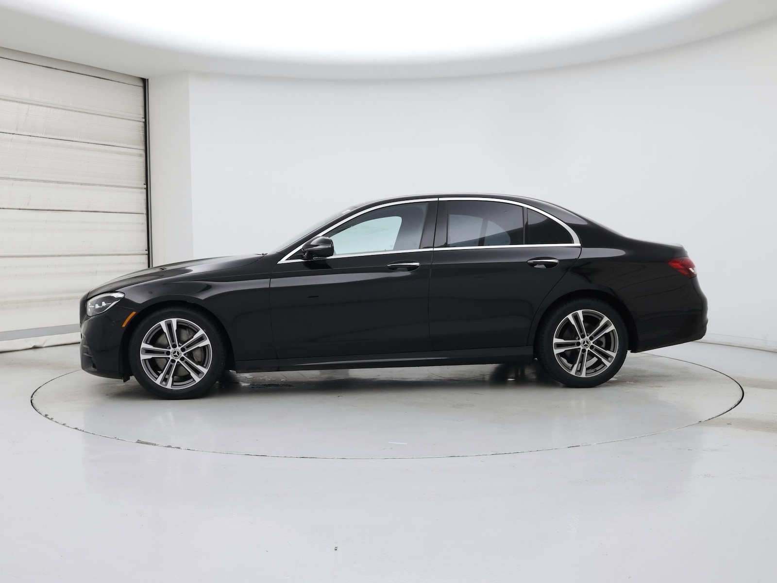 2023 Mercedes-Benz E-Class E350 - Photo 4