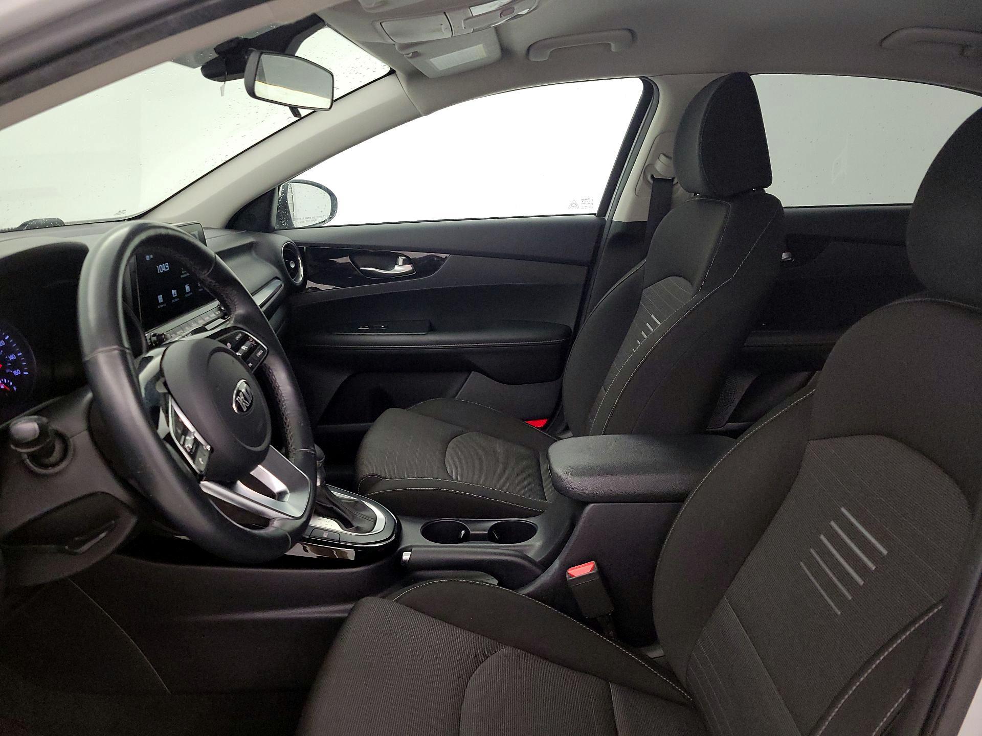 Thumbnail: 2019 Kia Forte - 11