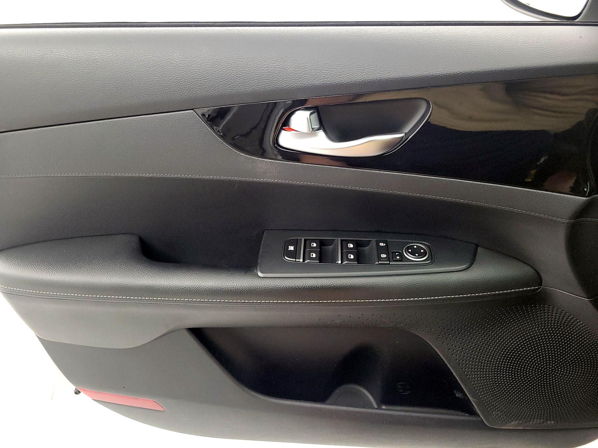 Thumbnail: 2019 Kia Forte - 12