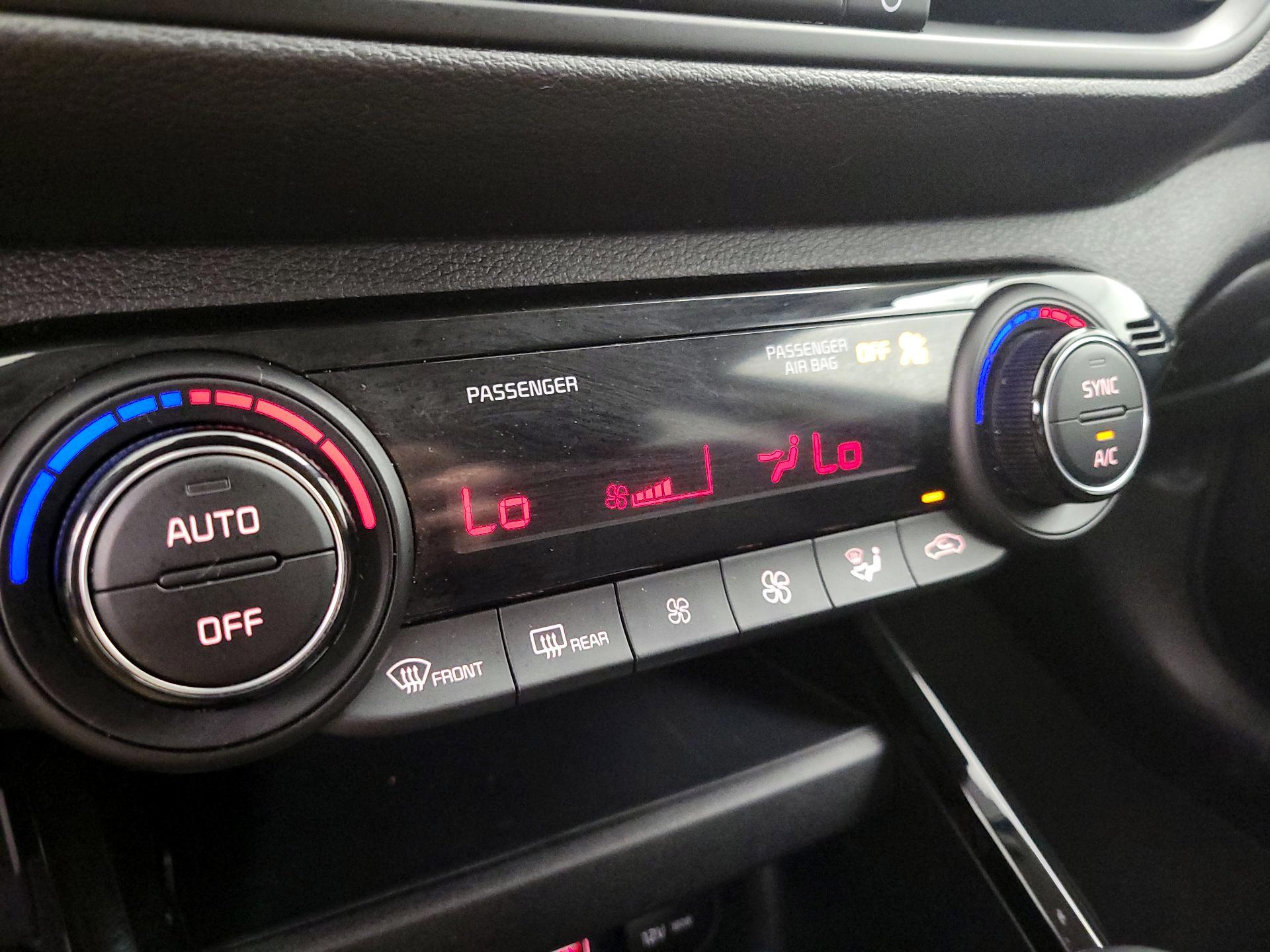 Thumbnail: 2019 Kia Forte - 17