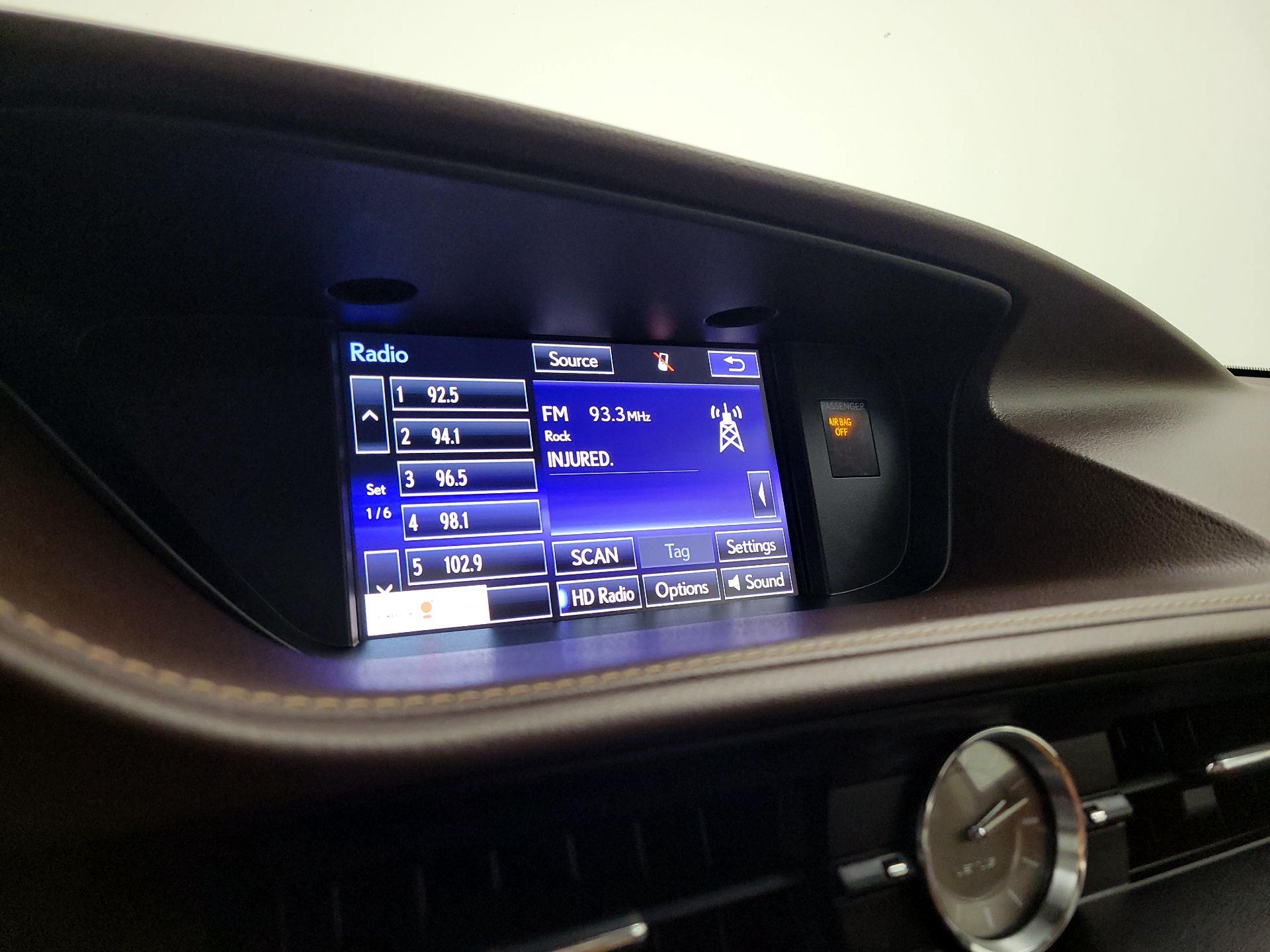 Thumbnail: 2016 Lexus ES - 16