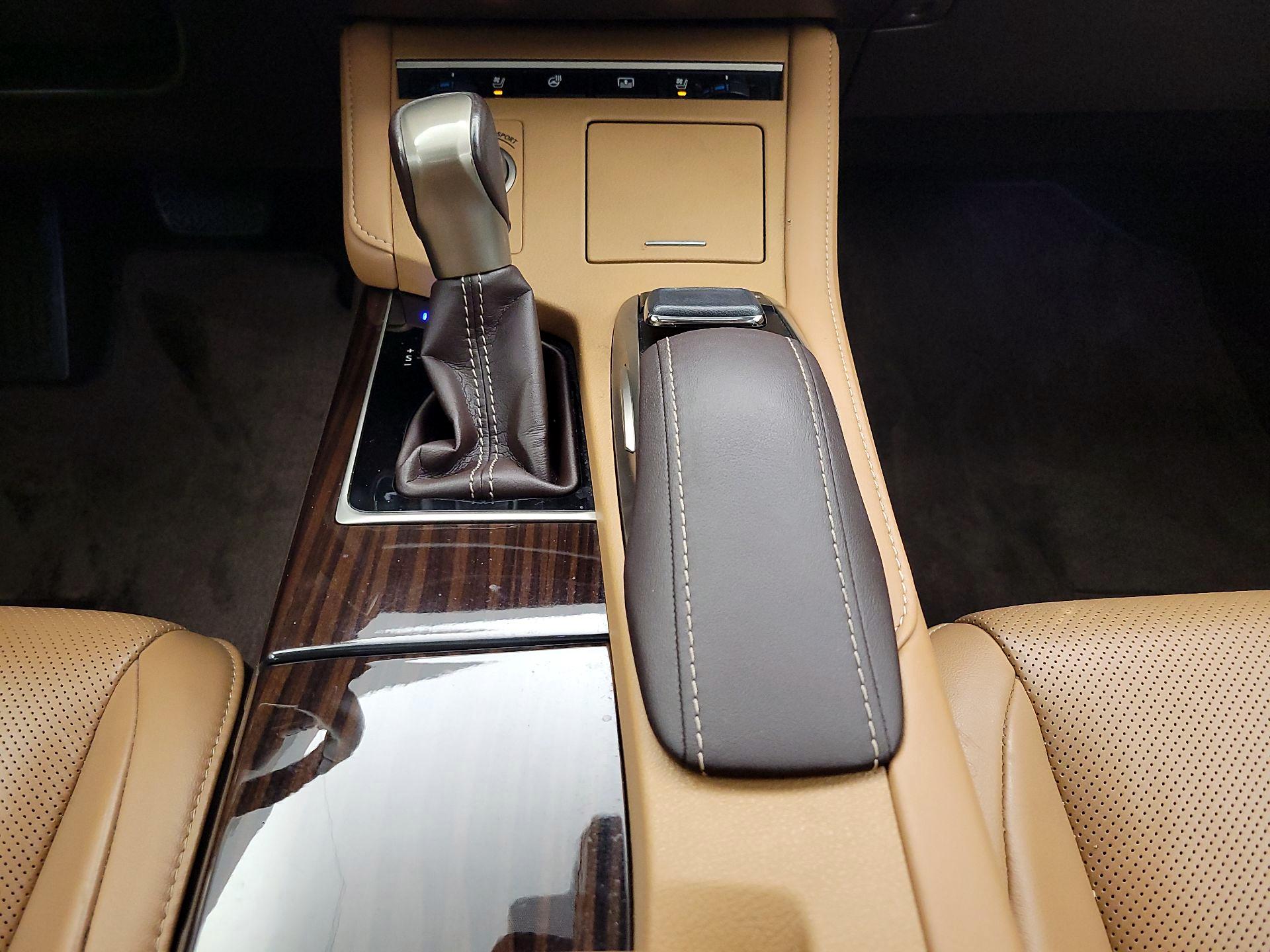 Thumbnail: 2016 Lexus ES - 18