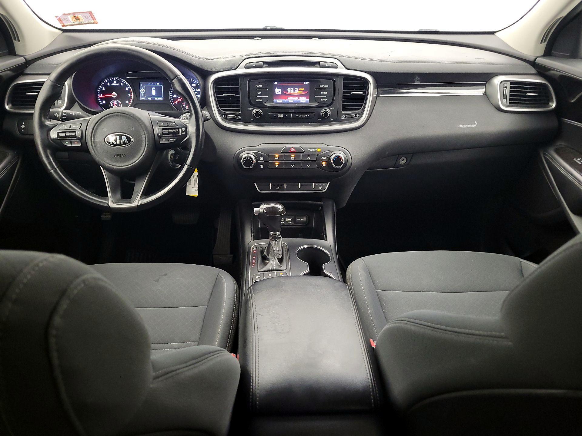 Thumbnail: 2016 Kia Sorento - 9