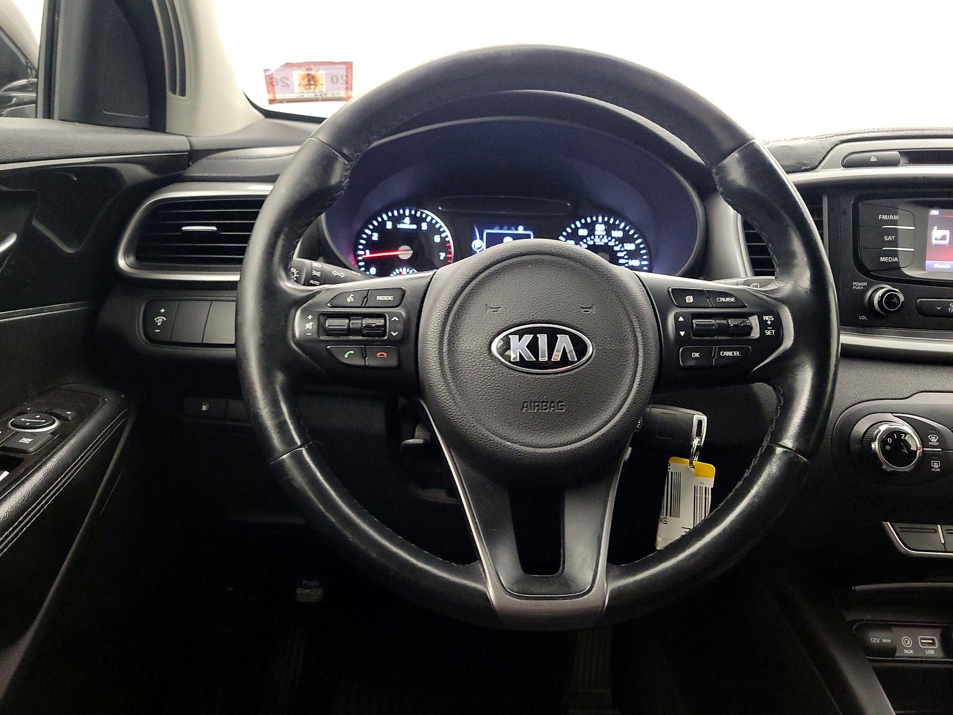 Thumbnail: 2016 Kia Sorento - 10