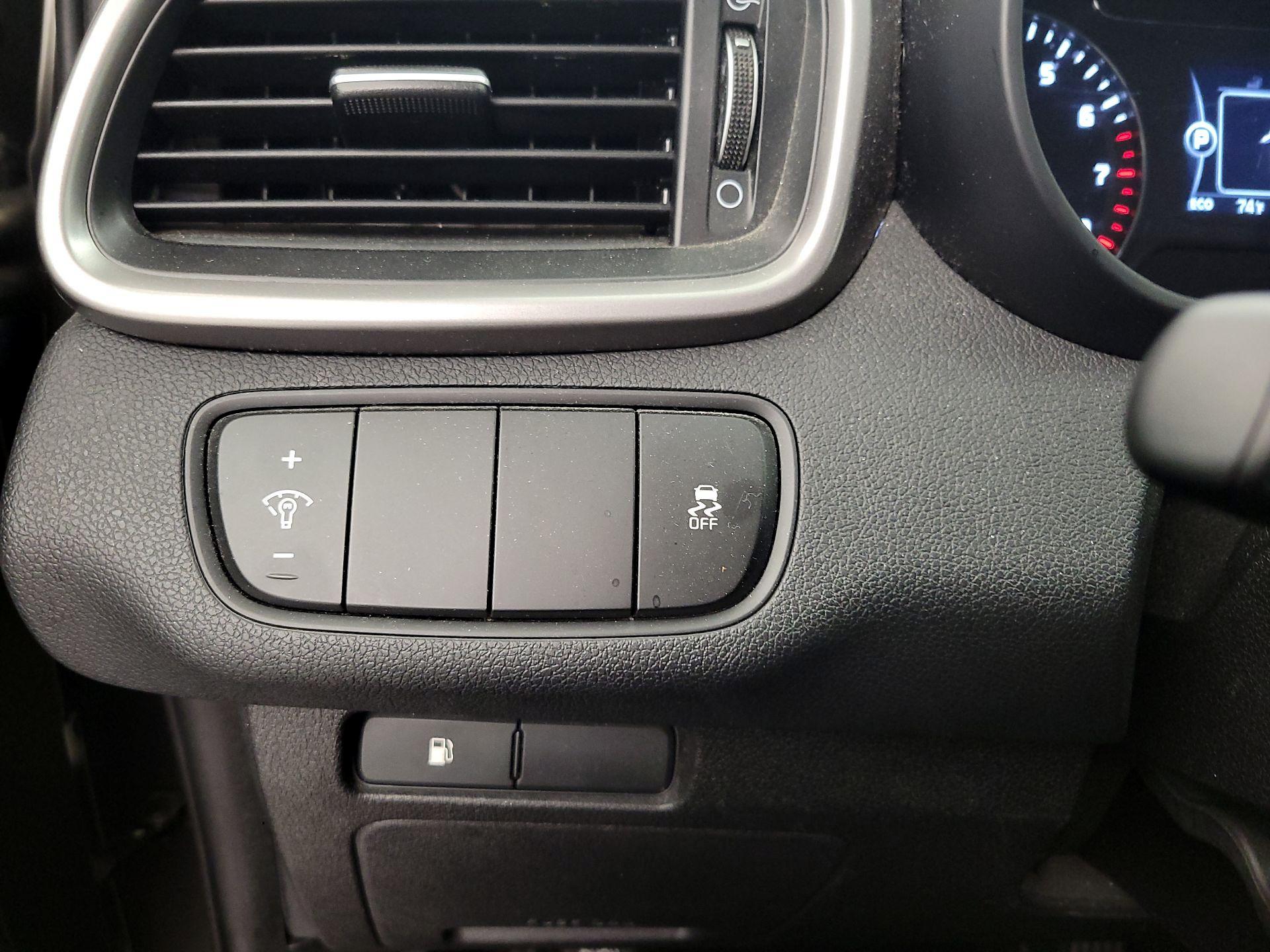 Thumbnail: 2016 Kia Sorento - 13