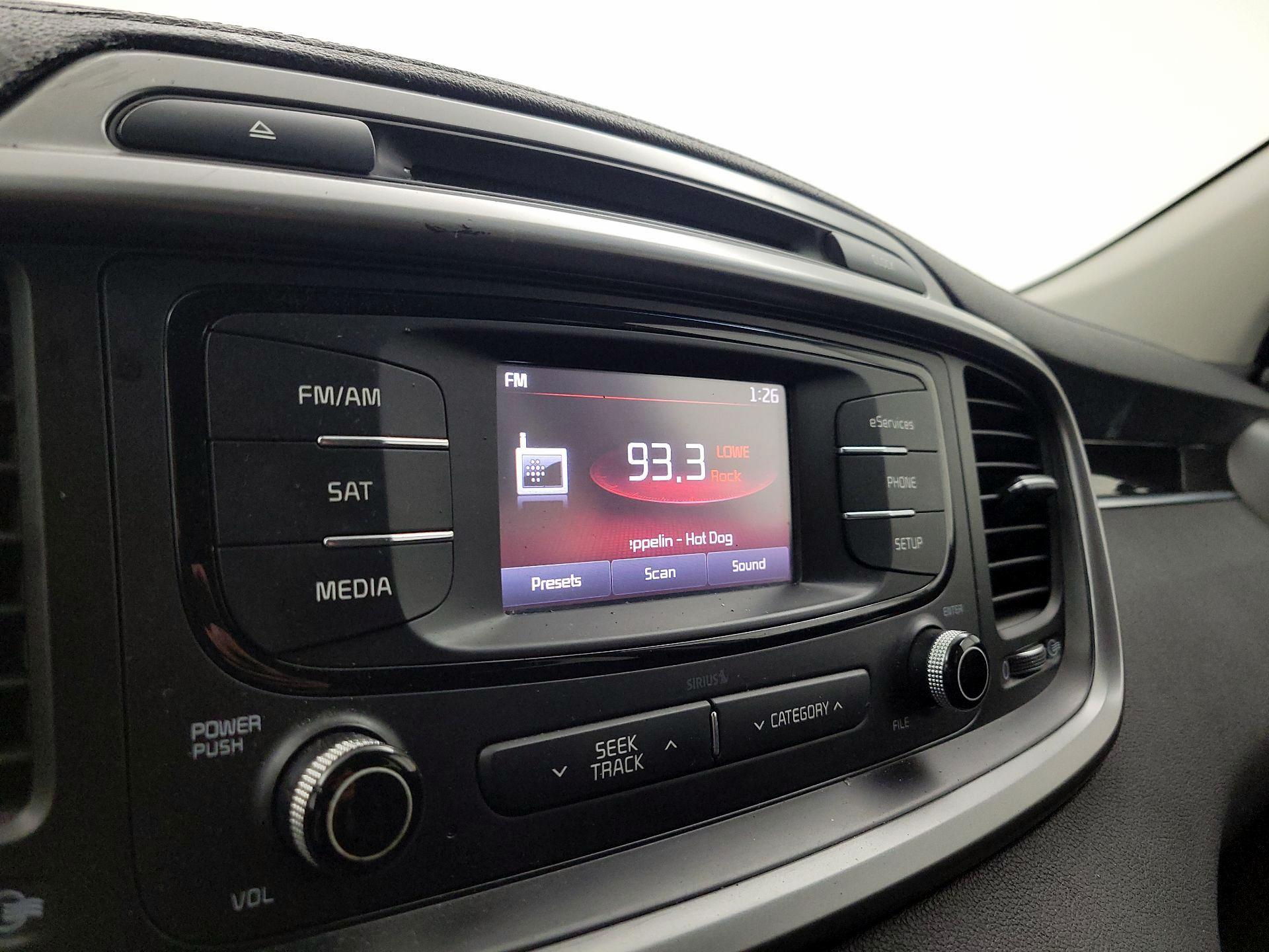 Thumbnail: 2016 Kia Sorento - 15