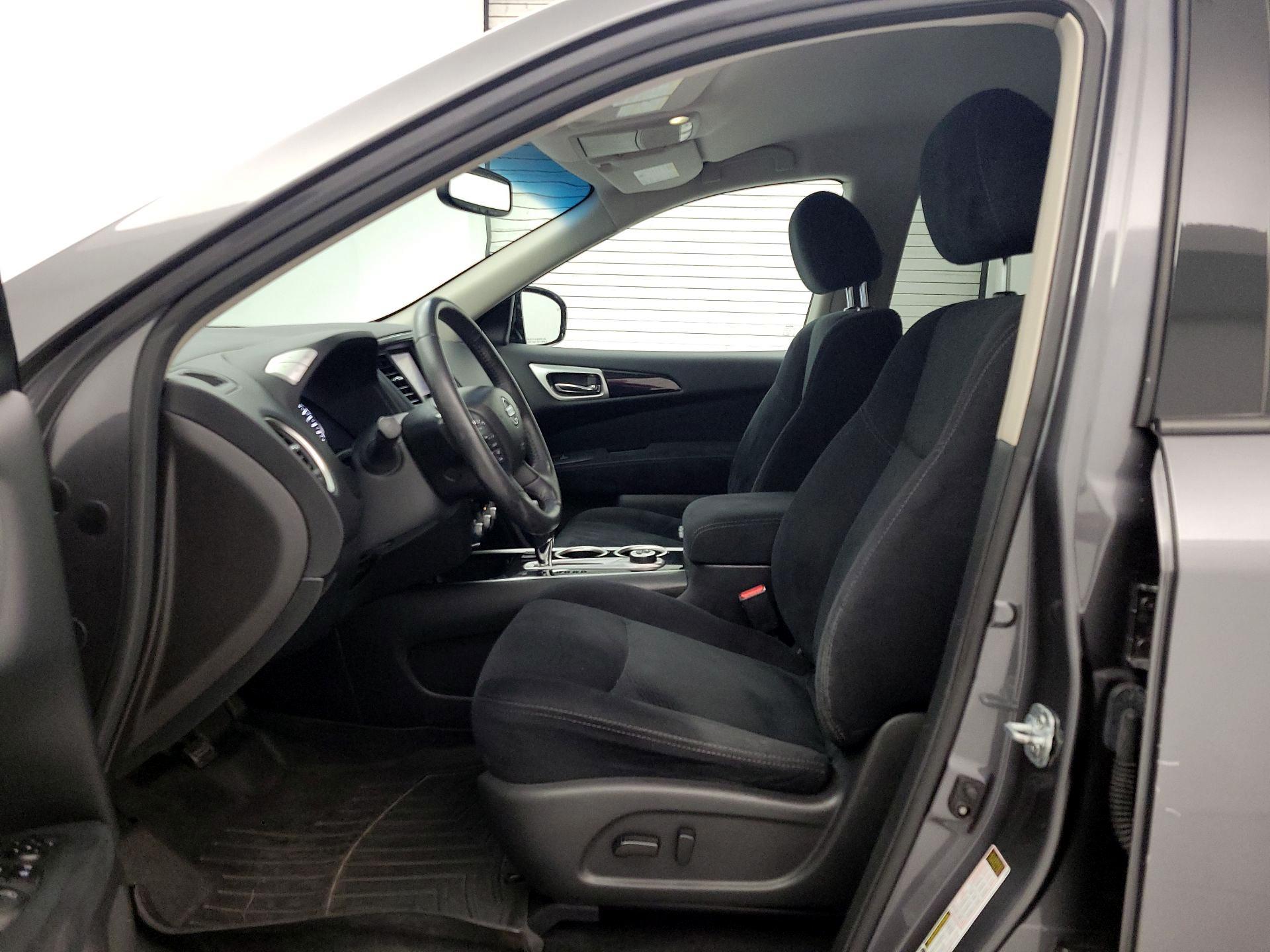 Thumbnail: 2016 Nissan Pathfinder - 11