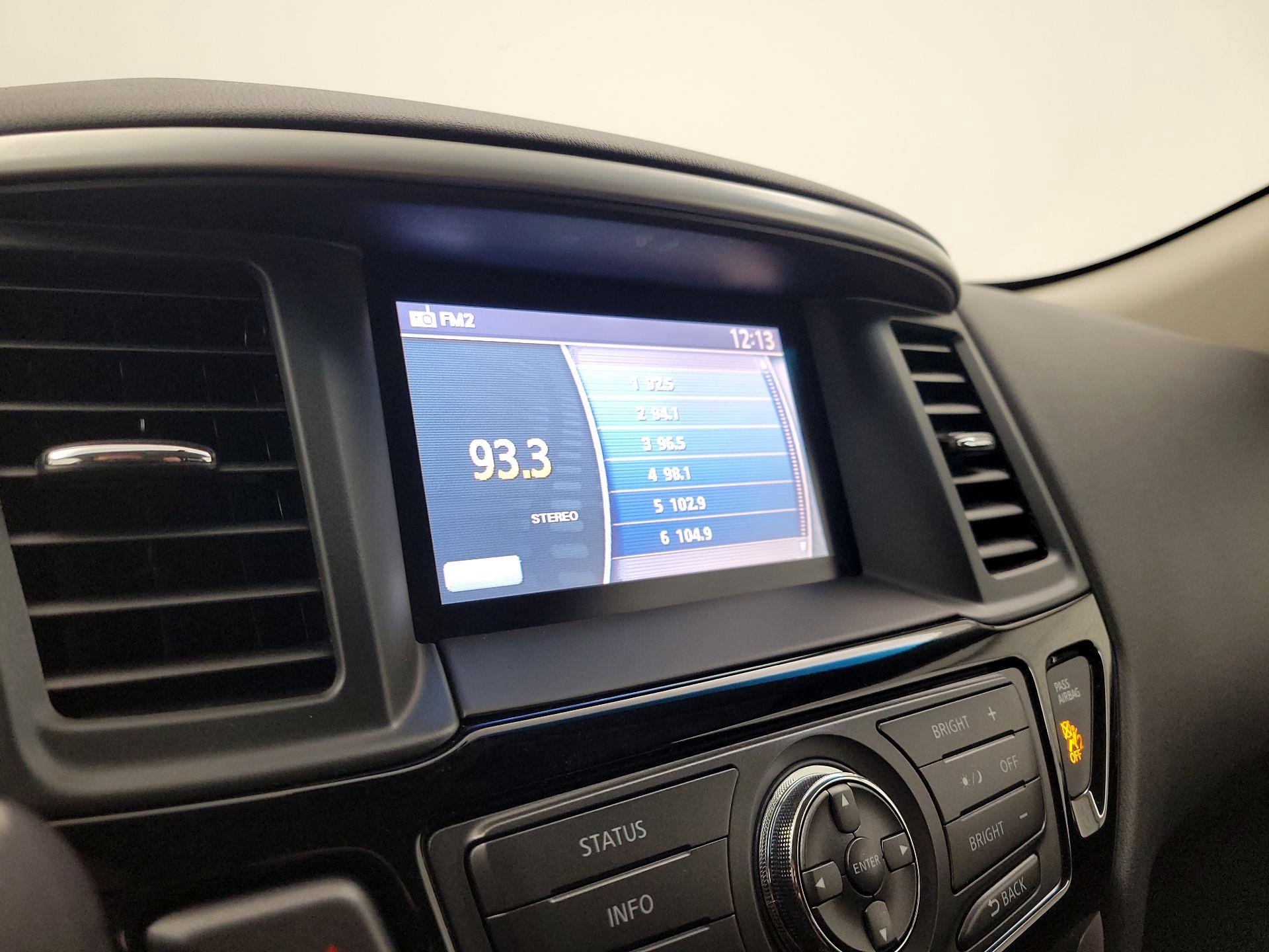 Thumbnail: 2016 Nissan Pathfinder - 15