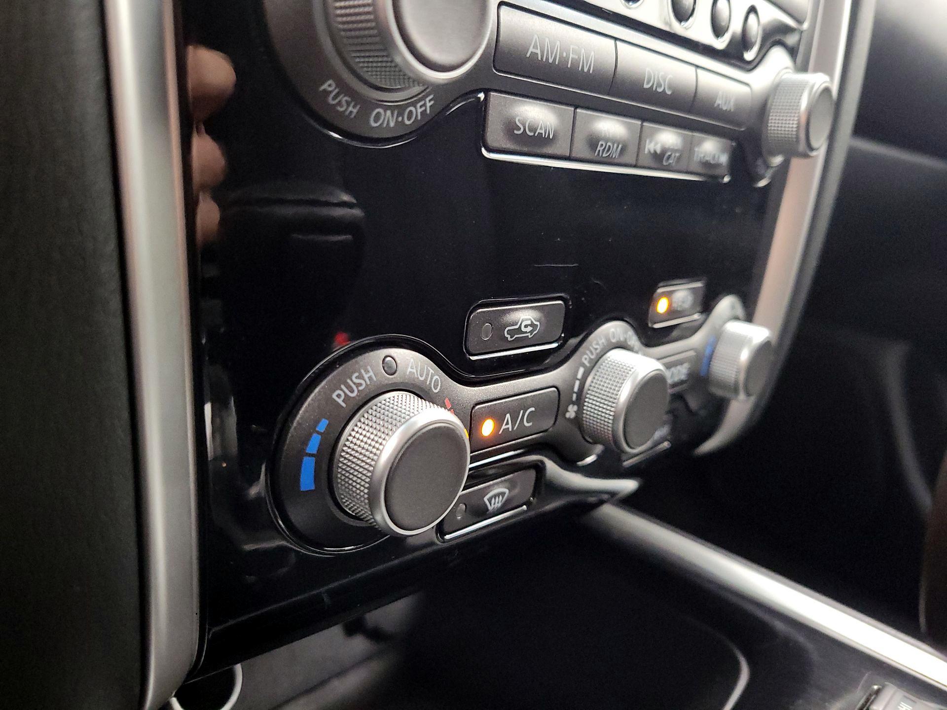 Thumbnail: 2016 Nissan Pathfinder - 16