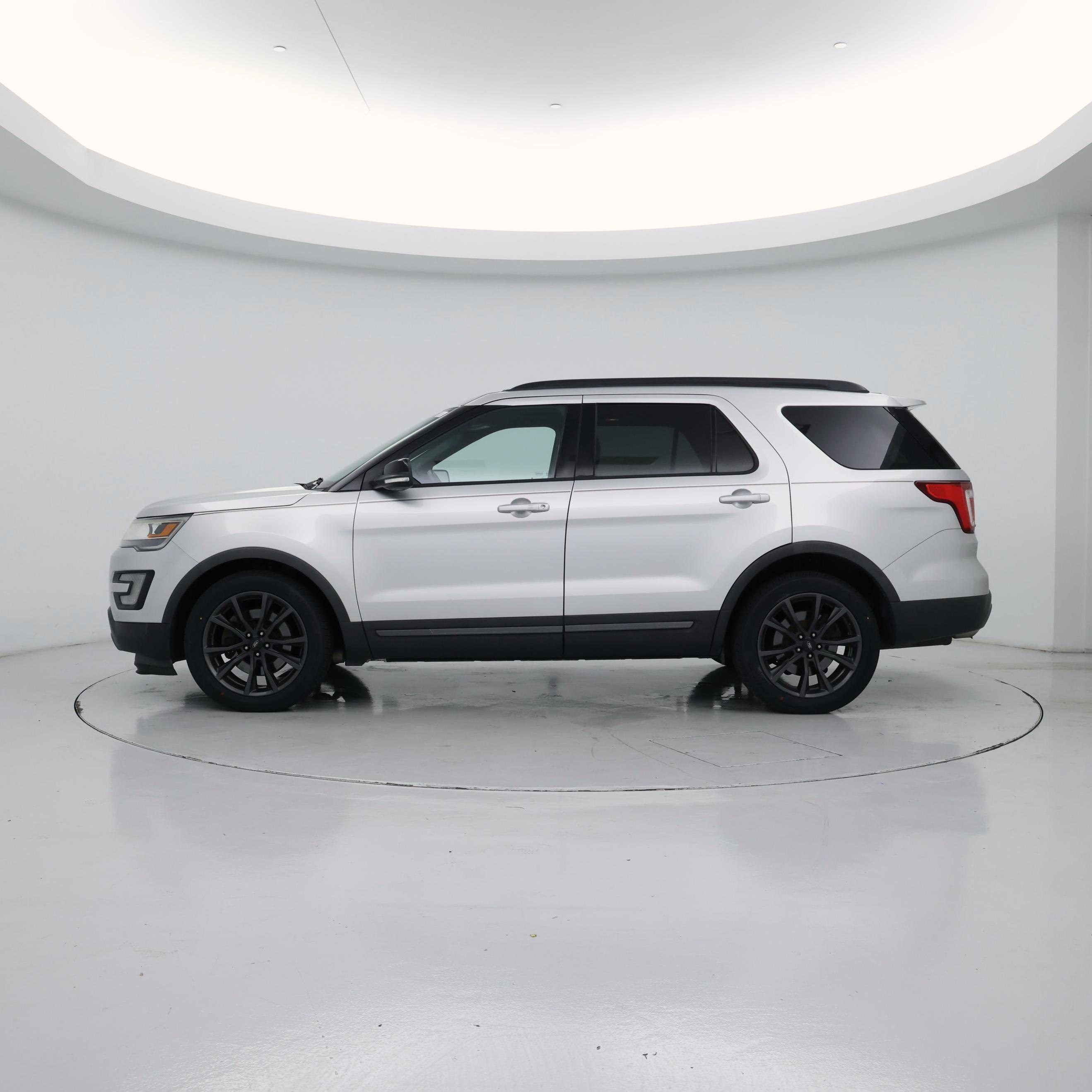 Thumbnail: 2017 Ford Explorer - 3