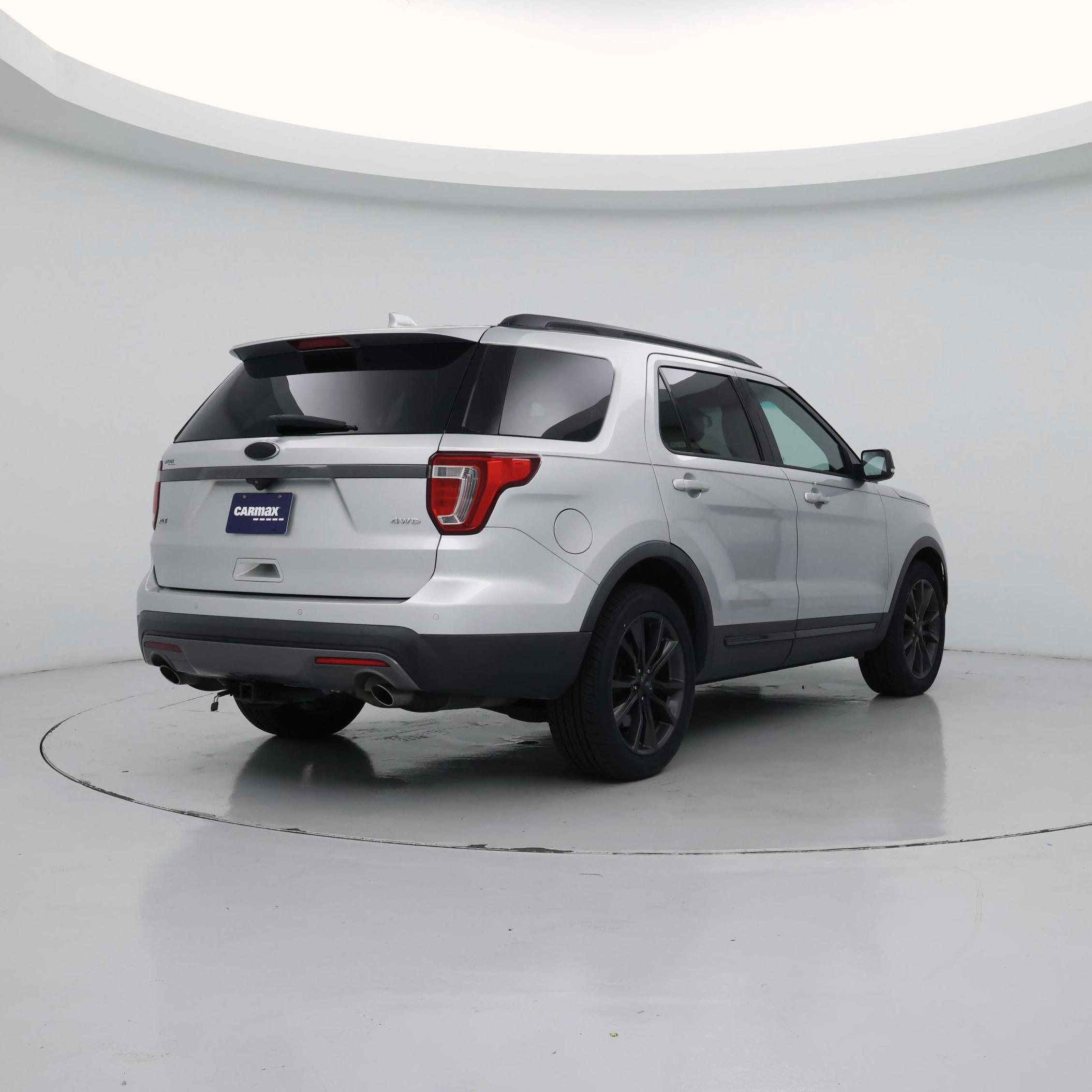 Thumbnail: 2017 Ford Explorer - 8