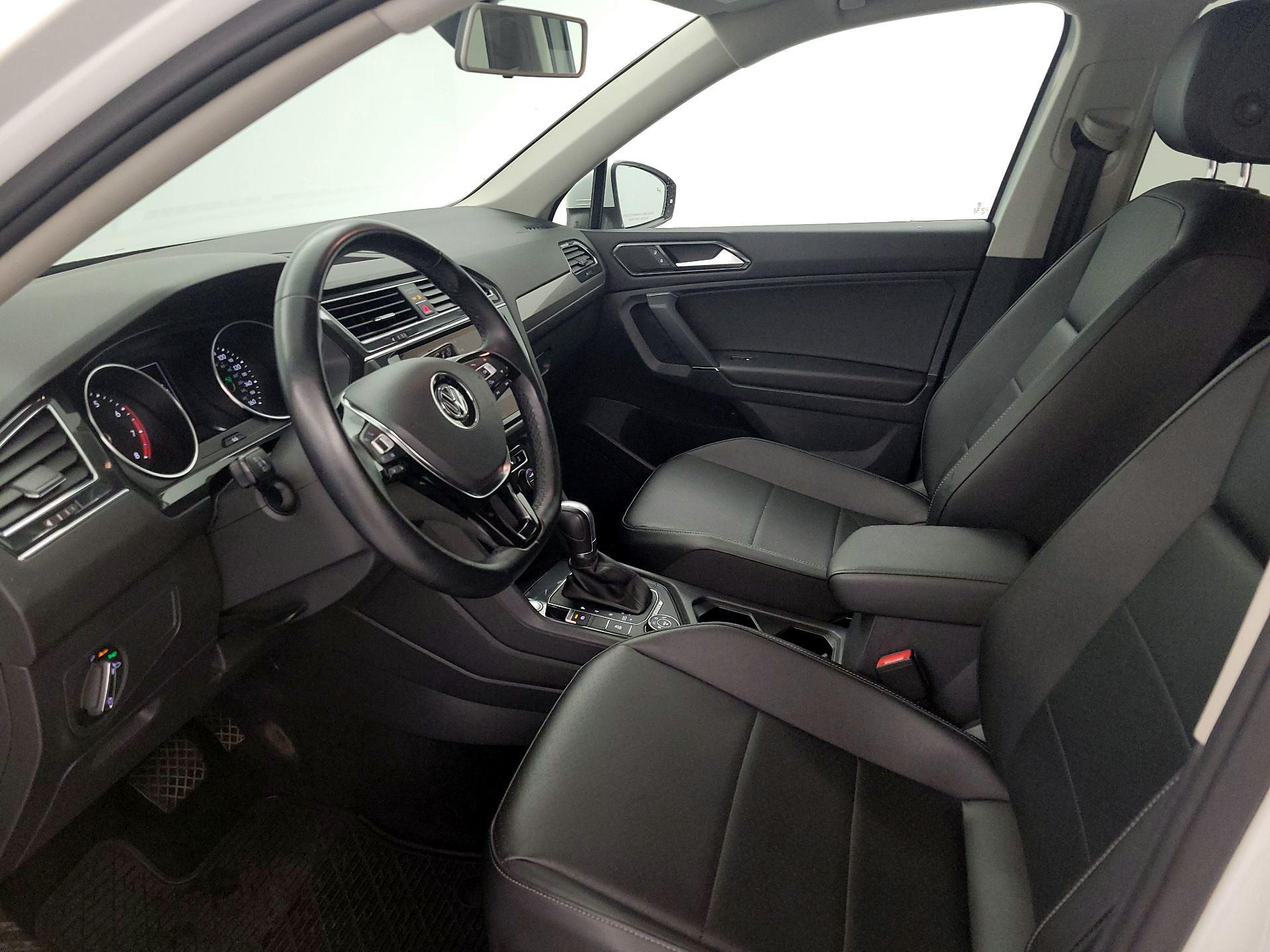 Thumbnail: 2018 Volkswagen Tiguan - 11