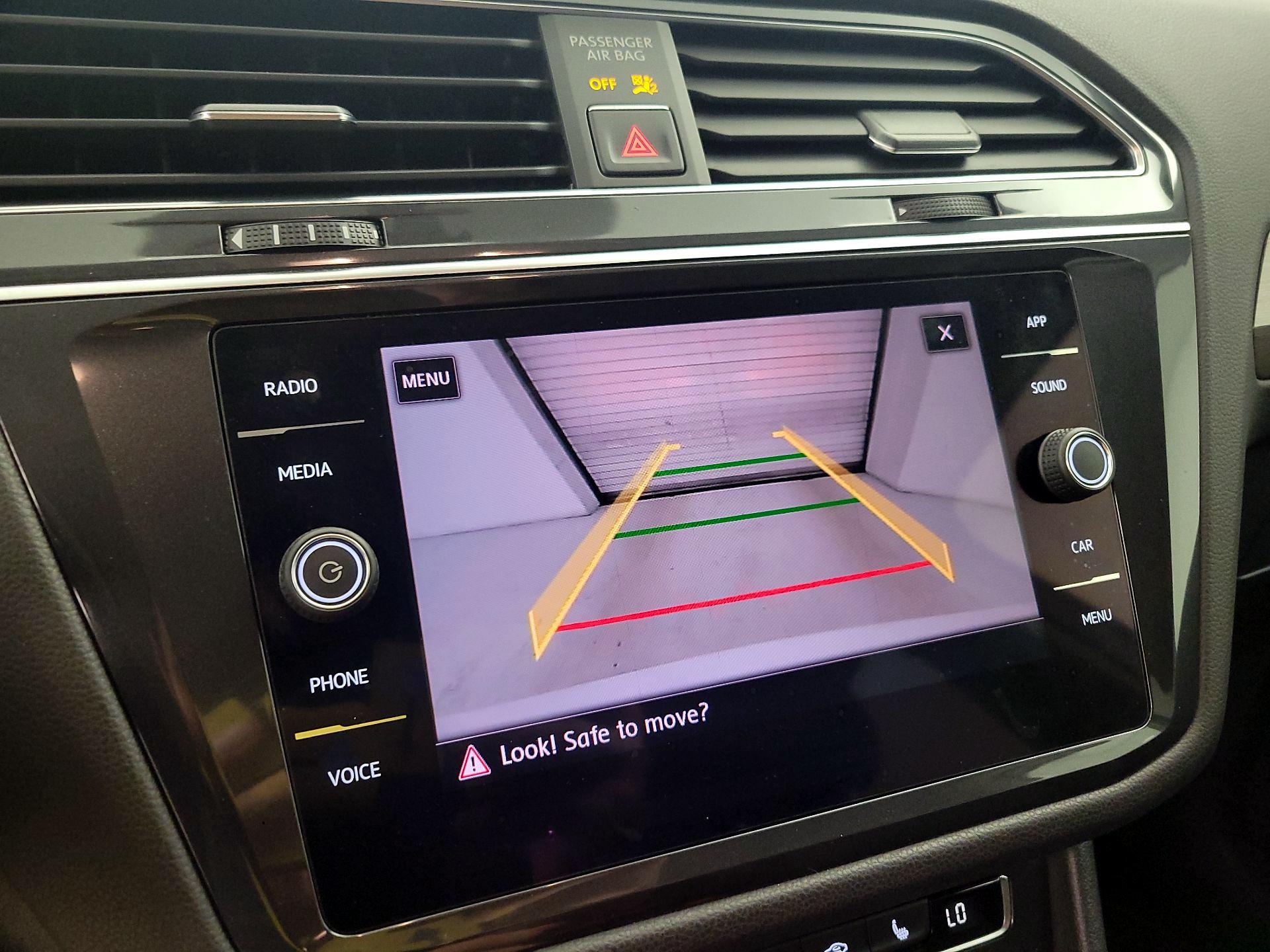 Thumbnail: 2018 Volkswagen Tiguan - 15