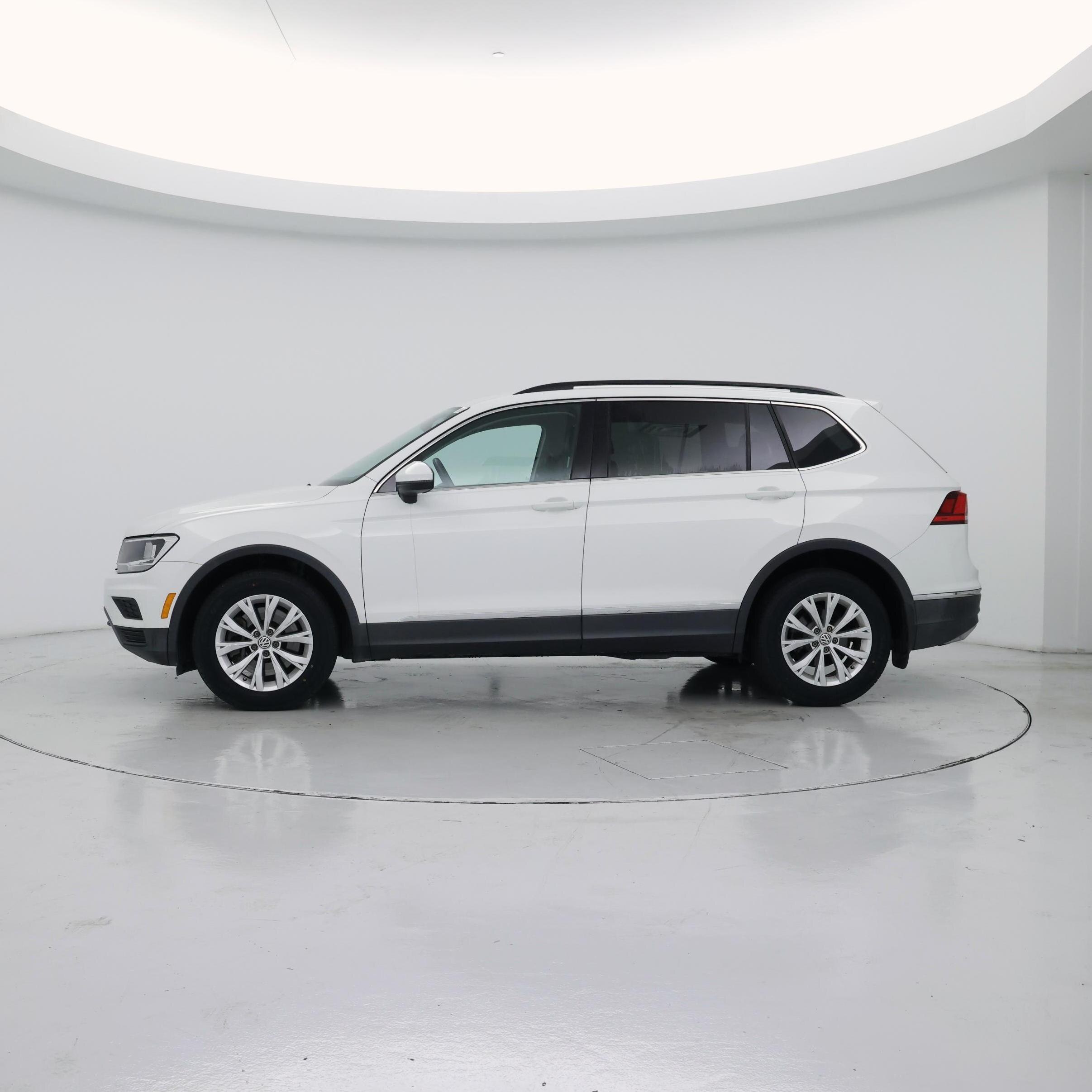 Thumbnail: 2018 Volkswagen Tiguan - 3