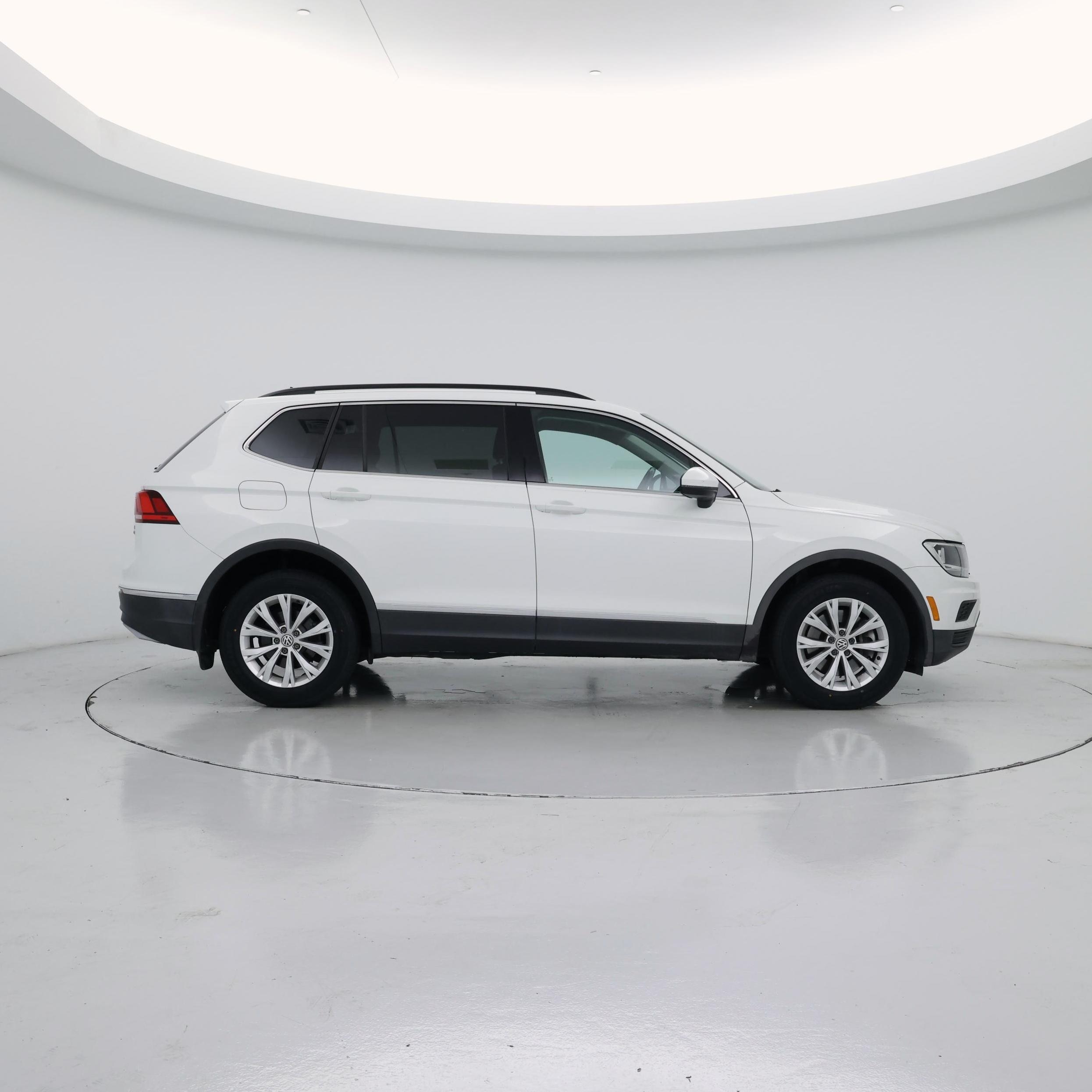 Thumbnail: 2018 Volkswagen Tiguan - 7
