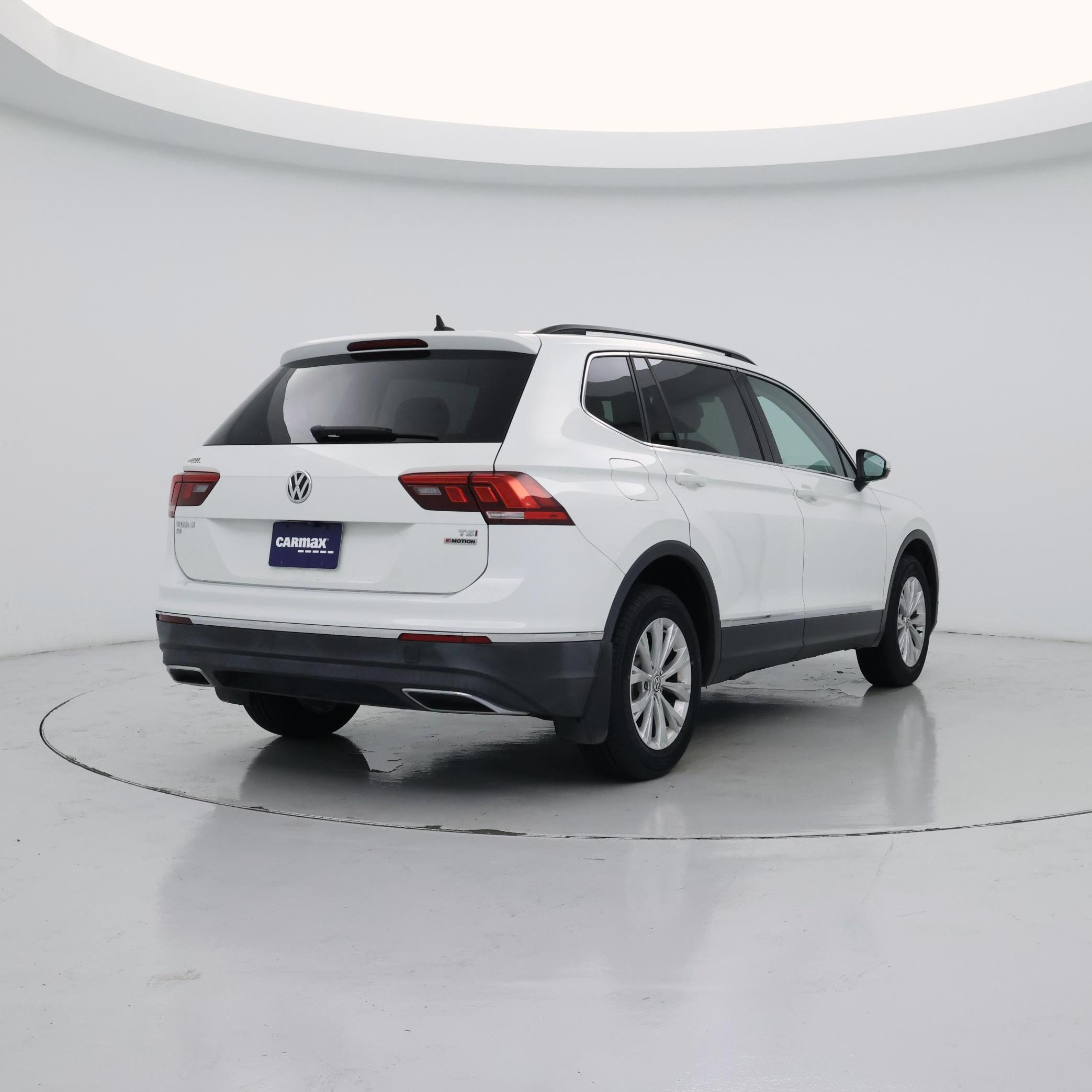 Thumbnail: 2018 Volkswagen Tiguan - 8