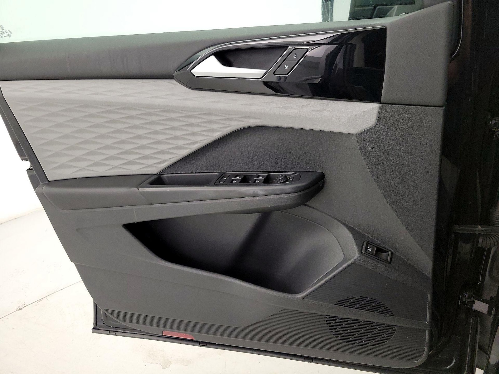 2022 Volkswagen Taos S - Photo 13