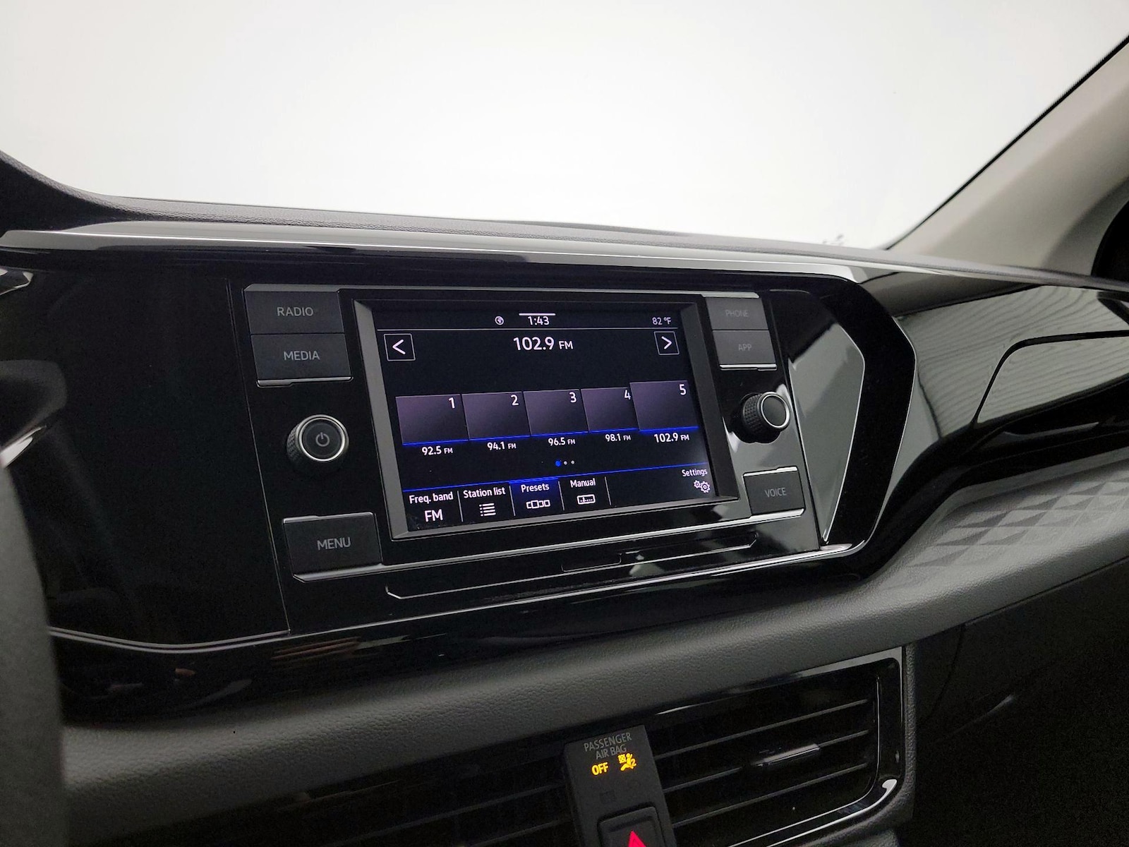 2022 Volkswagen Taos S - Photo 16