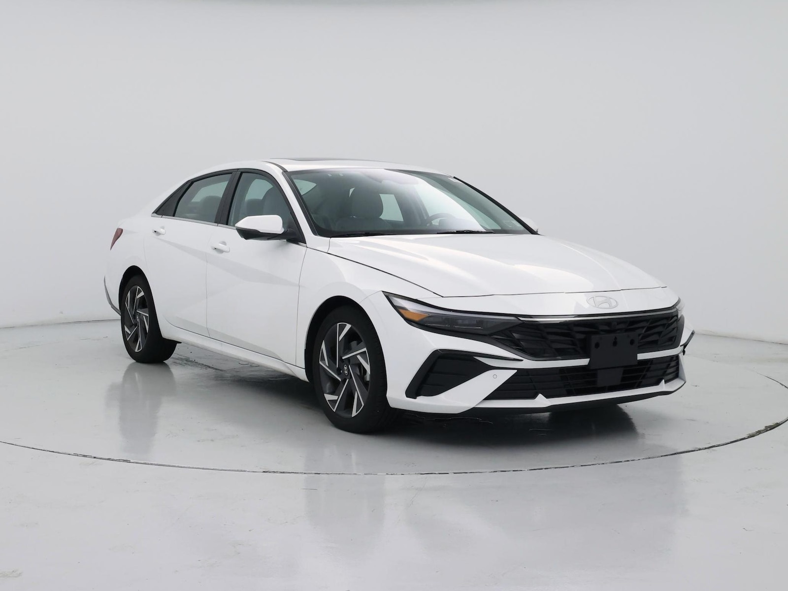 2024 Hyundai Elantra Limited - Photo 2