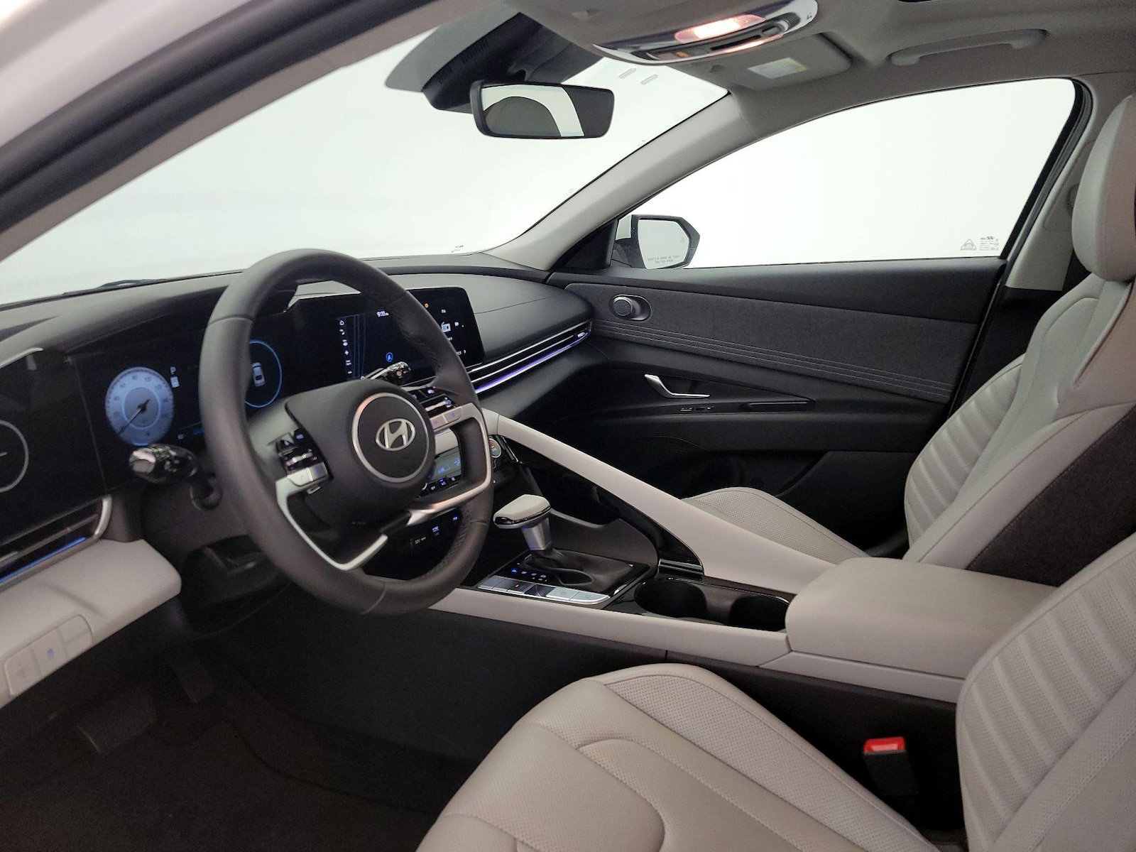 2024 Hyundai Elantra Limited - Photo 12