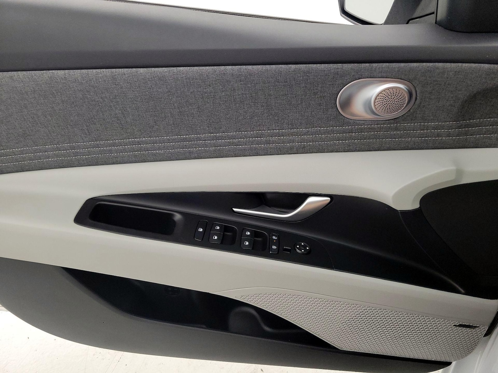 2024 Hyundai Elantra Limited - Photo 13