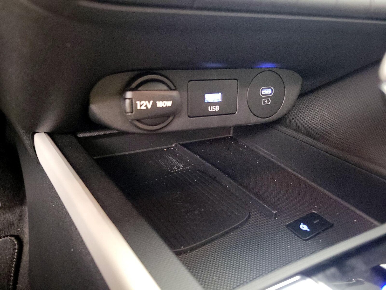 2024 Hyundai Elantra Limited - Photo 20