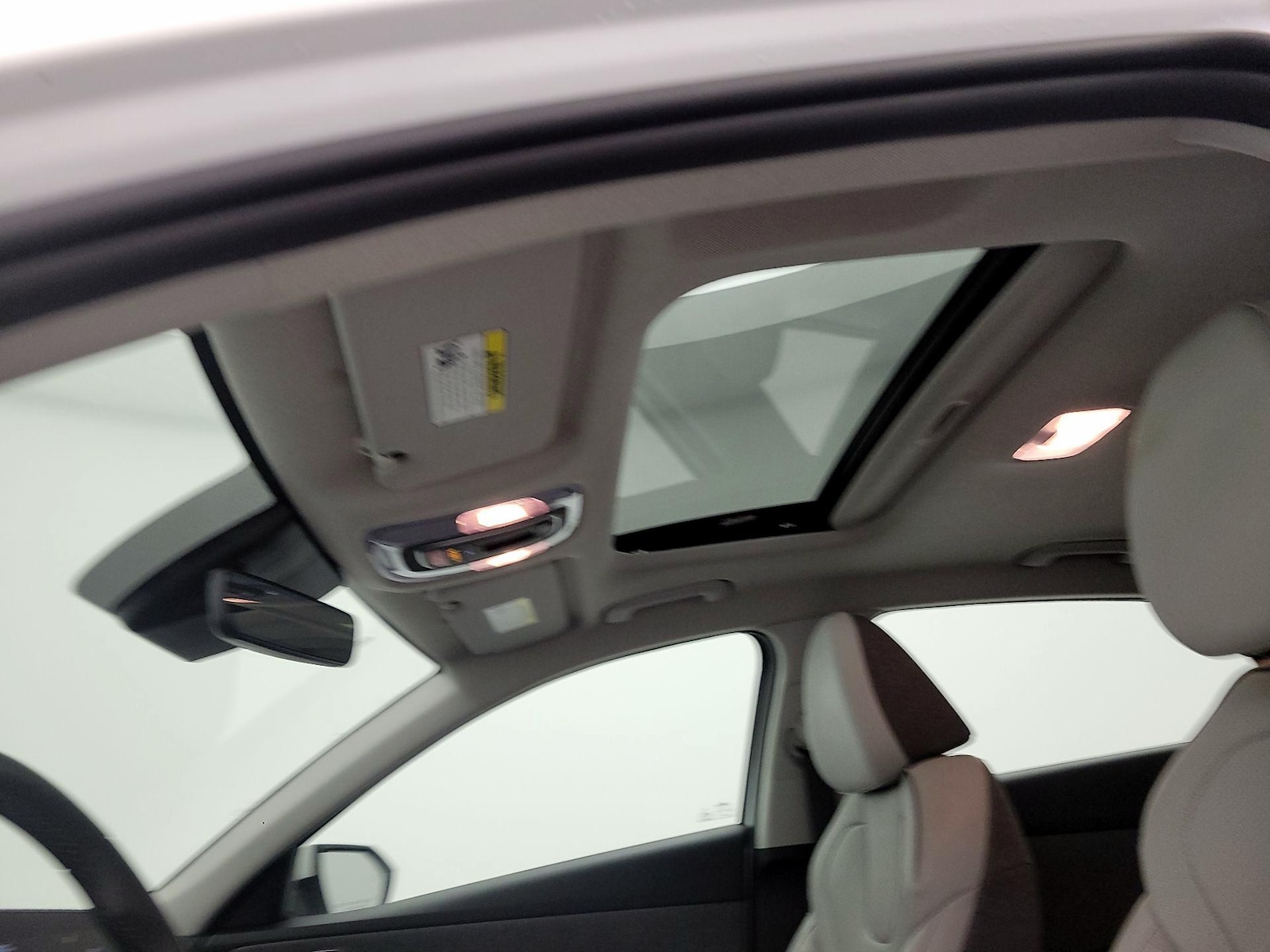 2024 Hyundai Elantra Limited - Photo 21