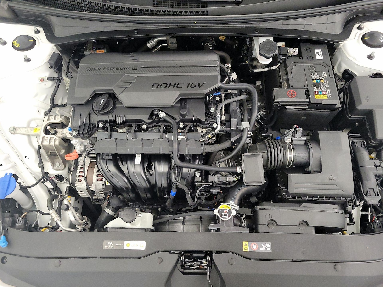 2024 Hyundai Elantra Limited - Photo 25