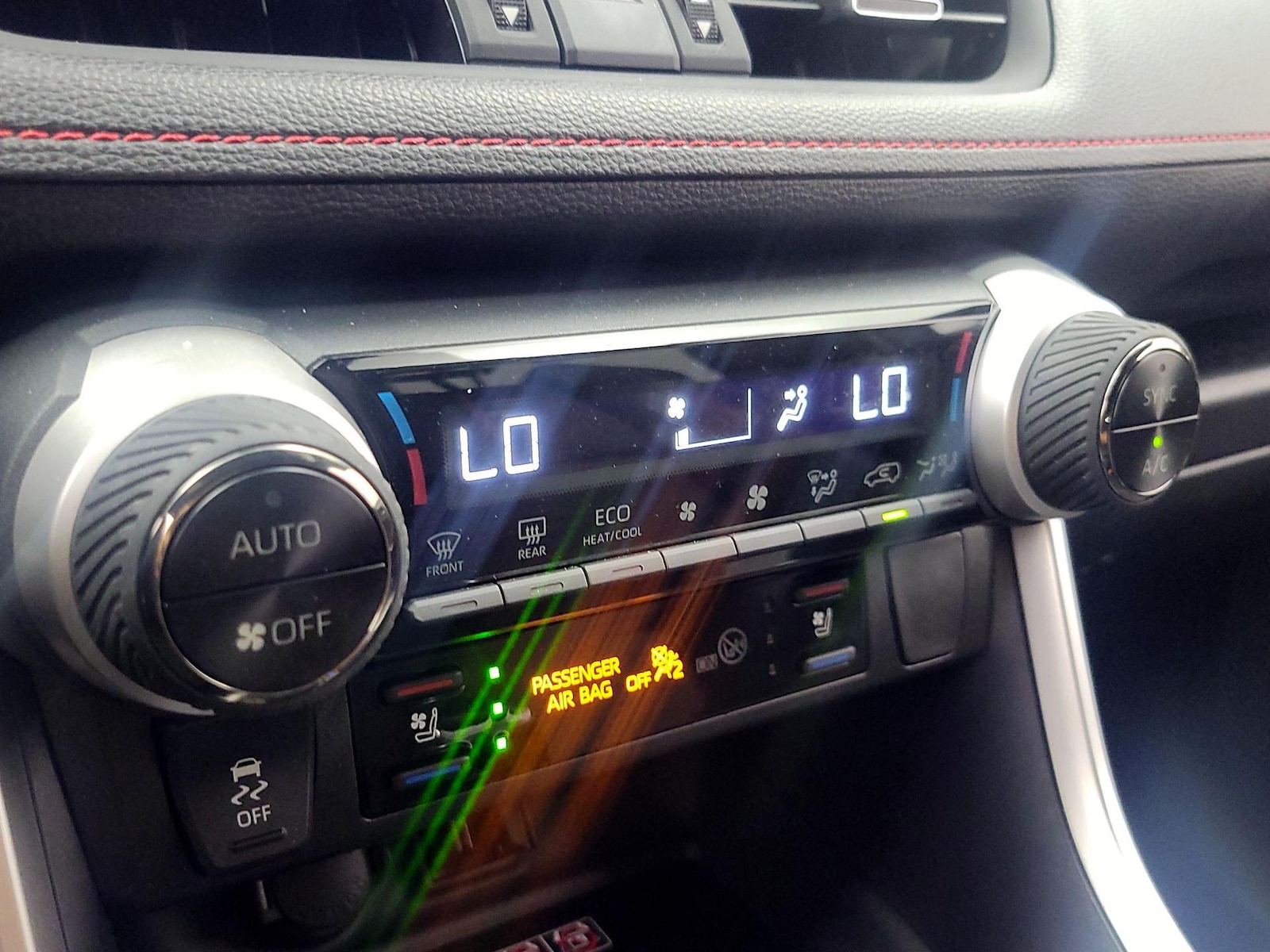 2022 Toyota RAV4 XSE - Photo 17
