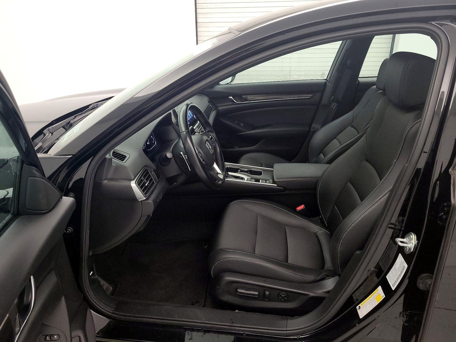 Power Seat(s) & Side Airbags
