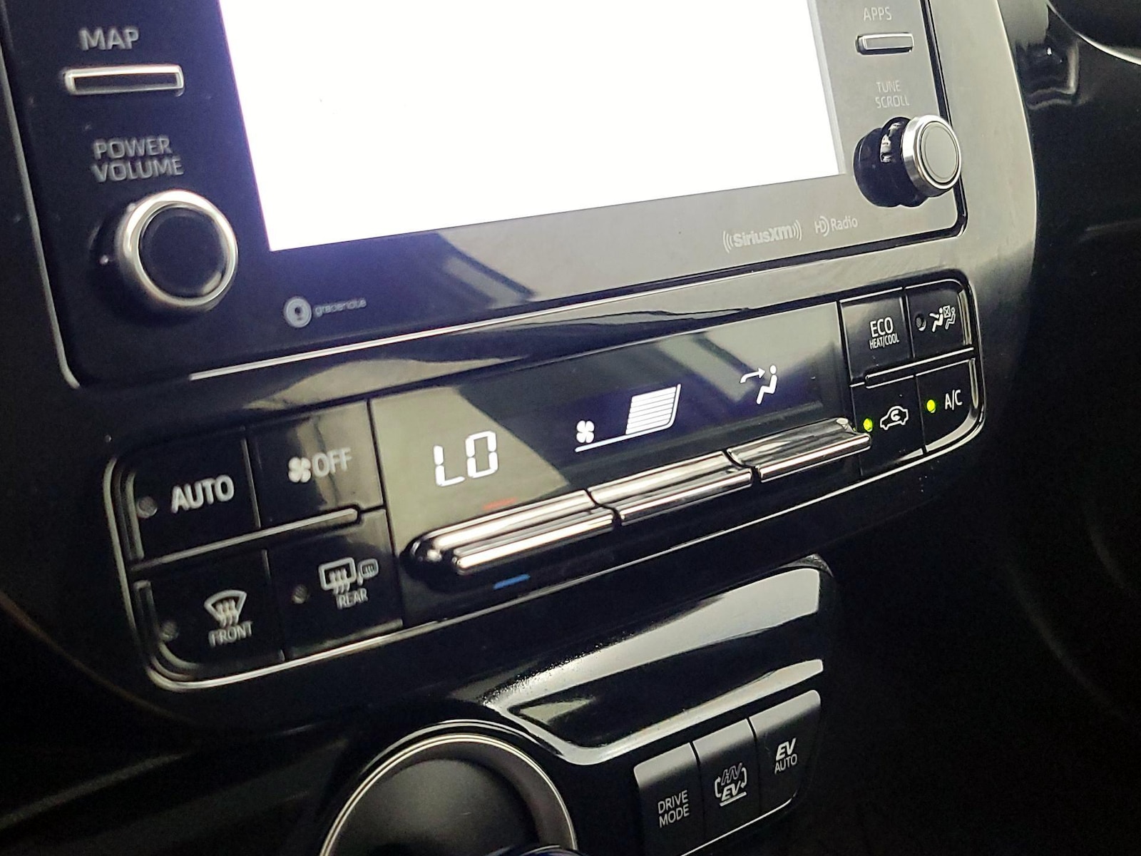2020 Toyota Prius Prime LE - Photo 17