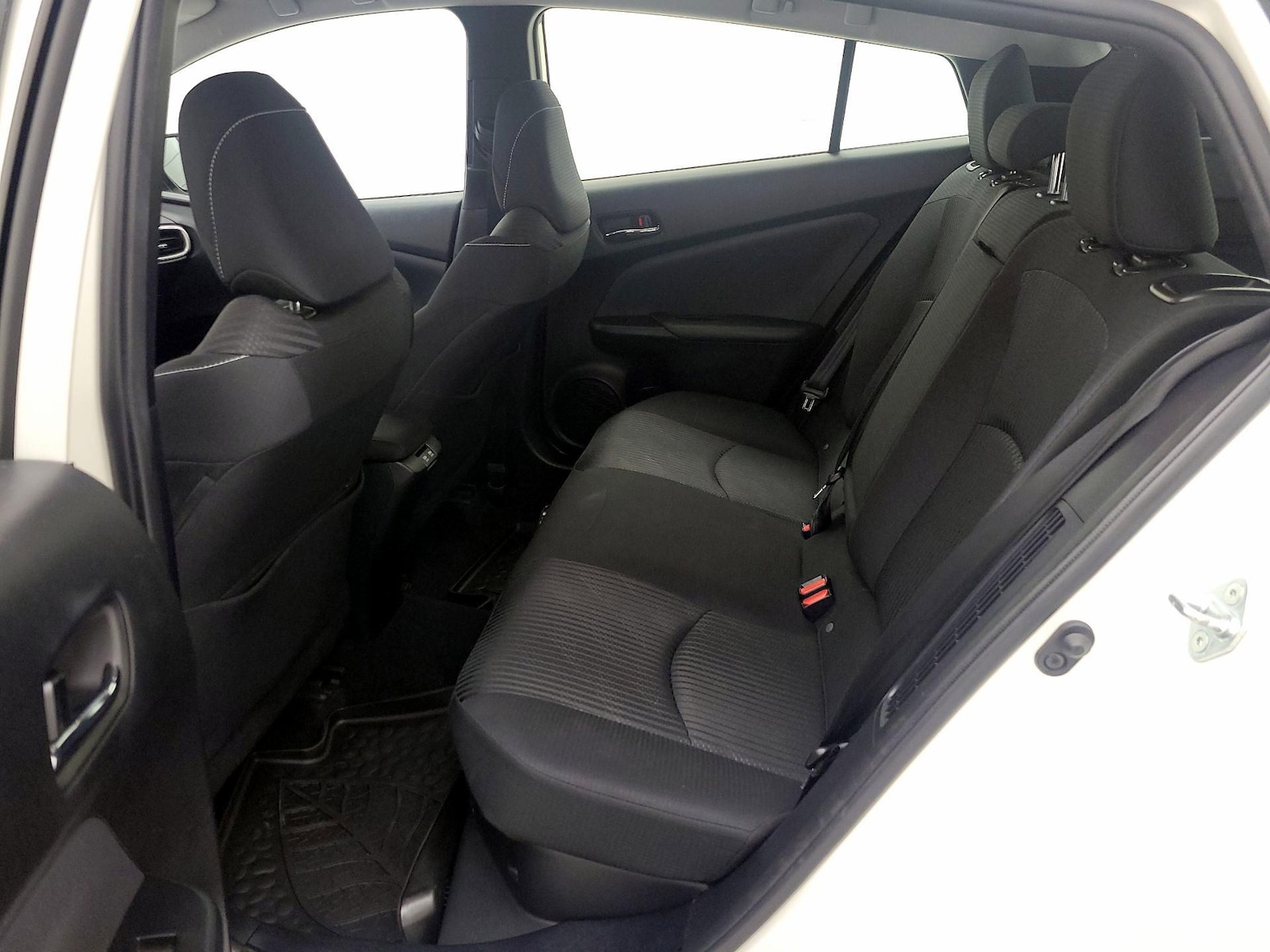 2020 Toyota Prius Prime LE - Photo 19
