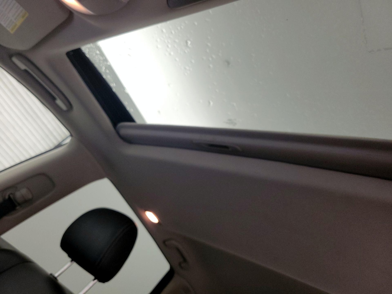 Sunroof(s) & Overhead Airbags