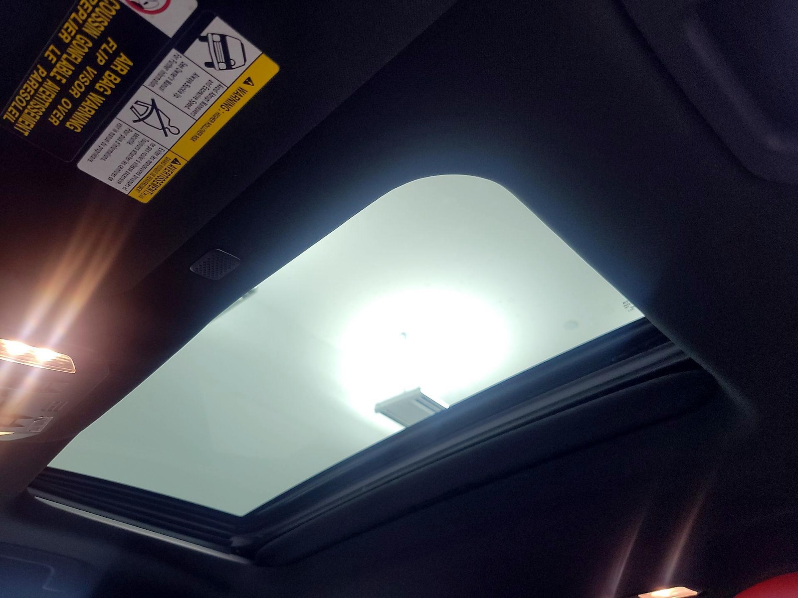 Sunroof(s) & Overhead Airbags
