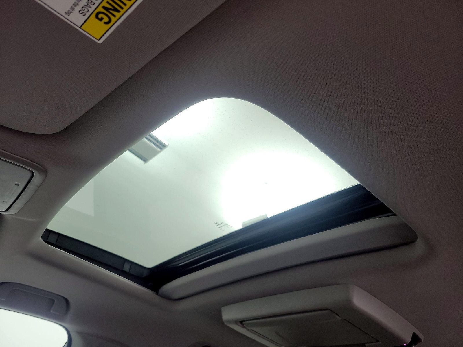 Sunroof(s) & Overhead Airbags