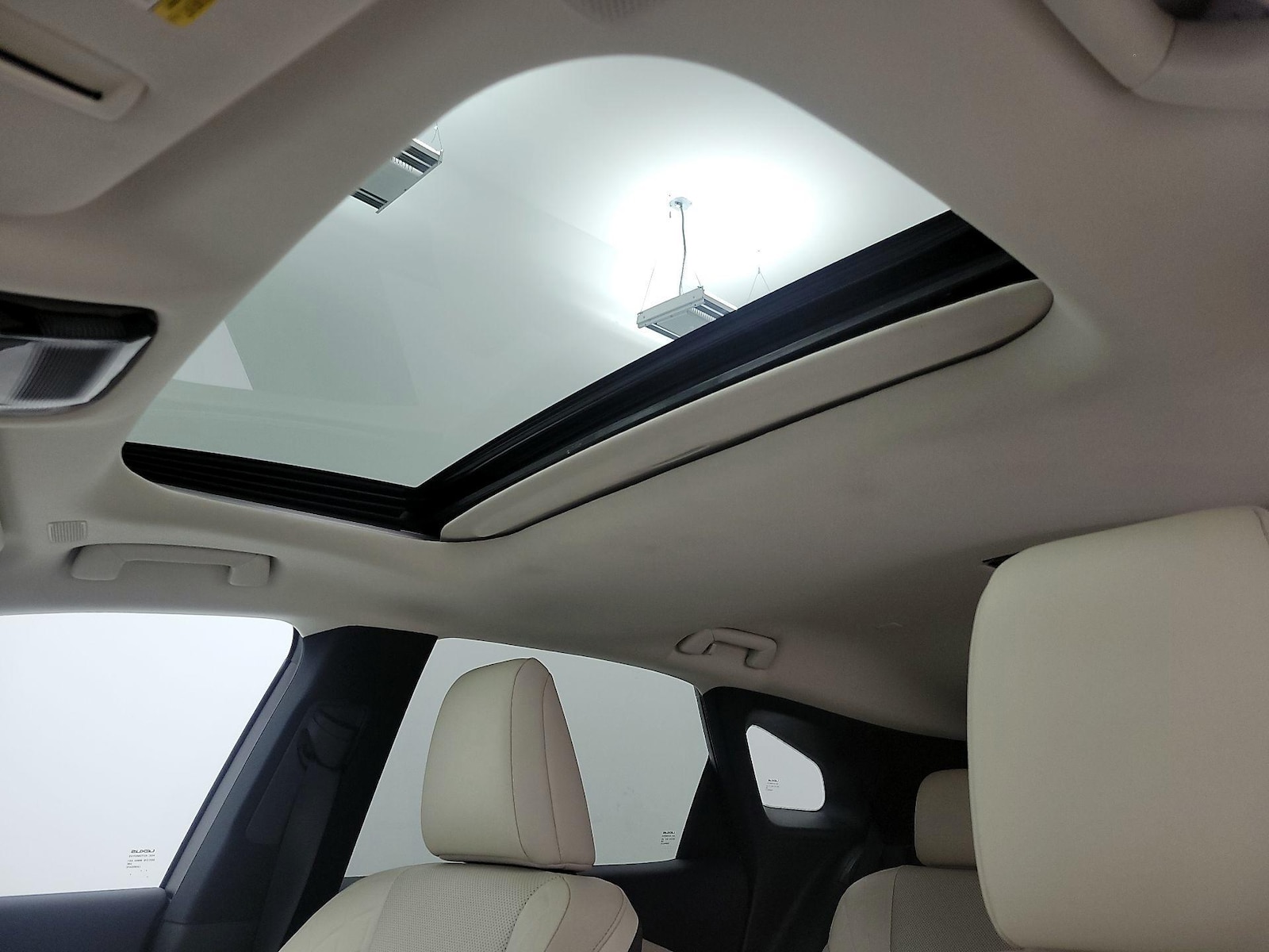 Sunroof(s) & Overhead Airbags