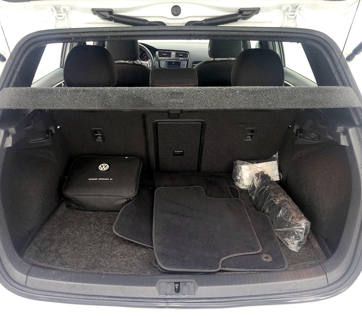 Trunk/Cargo (Seats Up)