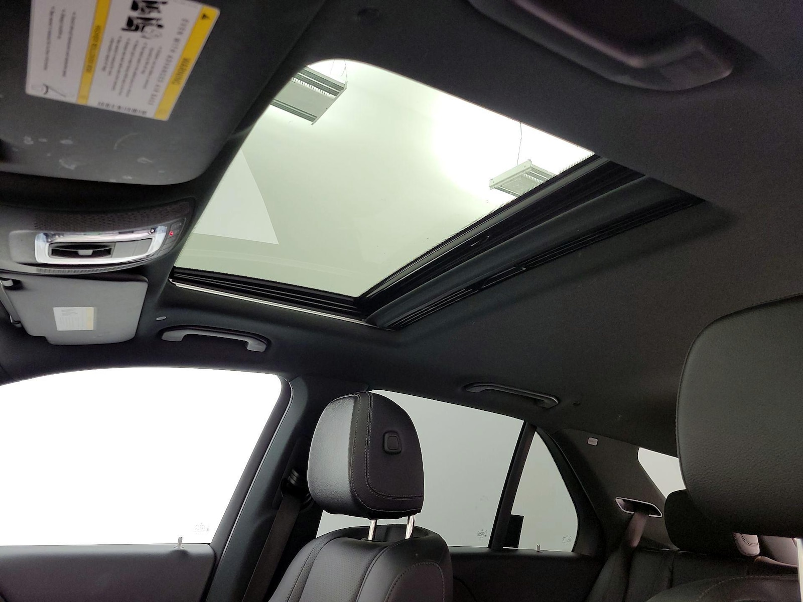 Sunroof(s) & Overhead Airbags