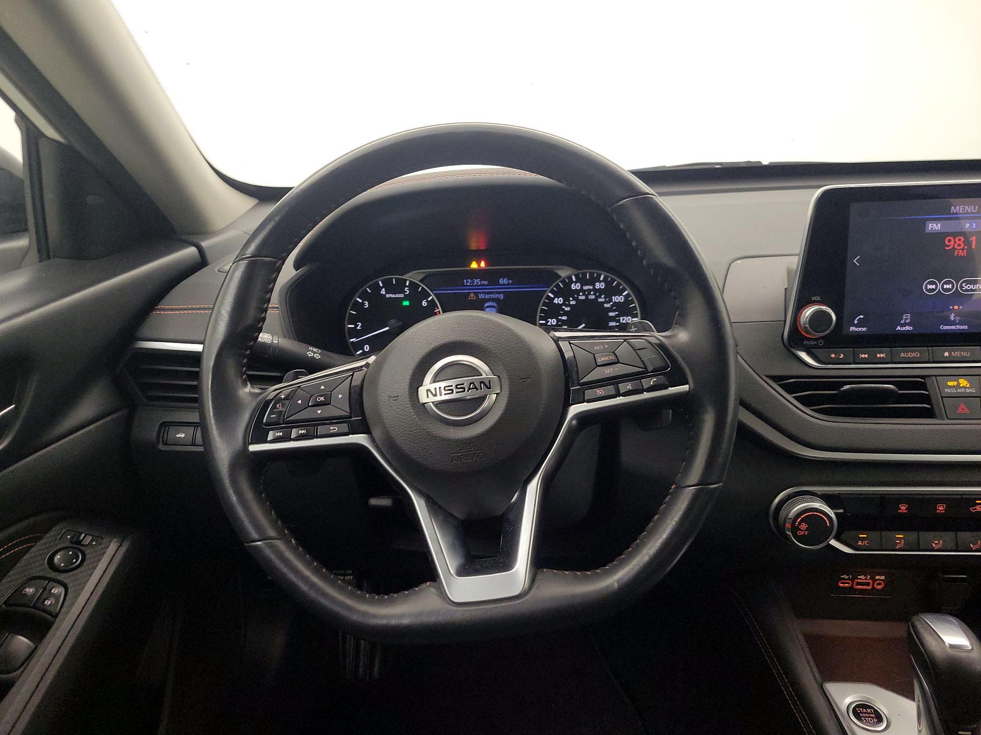 Thumbnail: 2020 Nissan Altima - 10