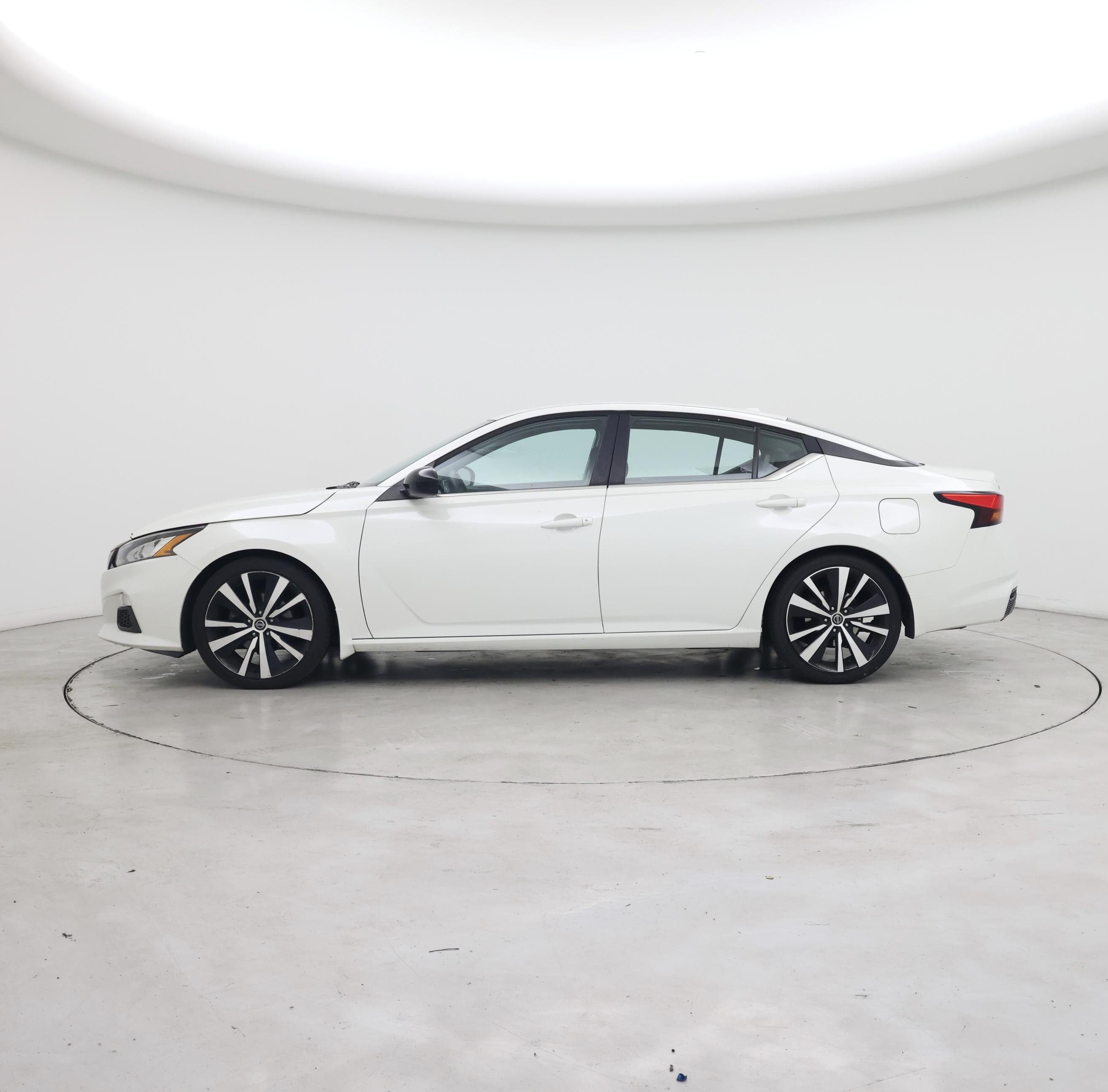 Thumbnail: 2020 Nissan Altima - 3