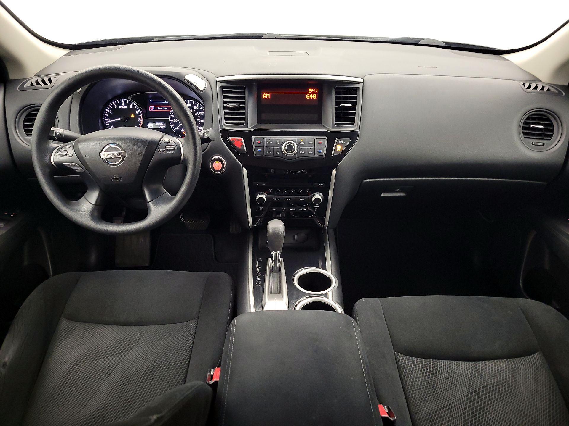 Thumbnail: 2015 Nissan Pathfinder - 9