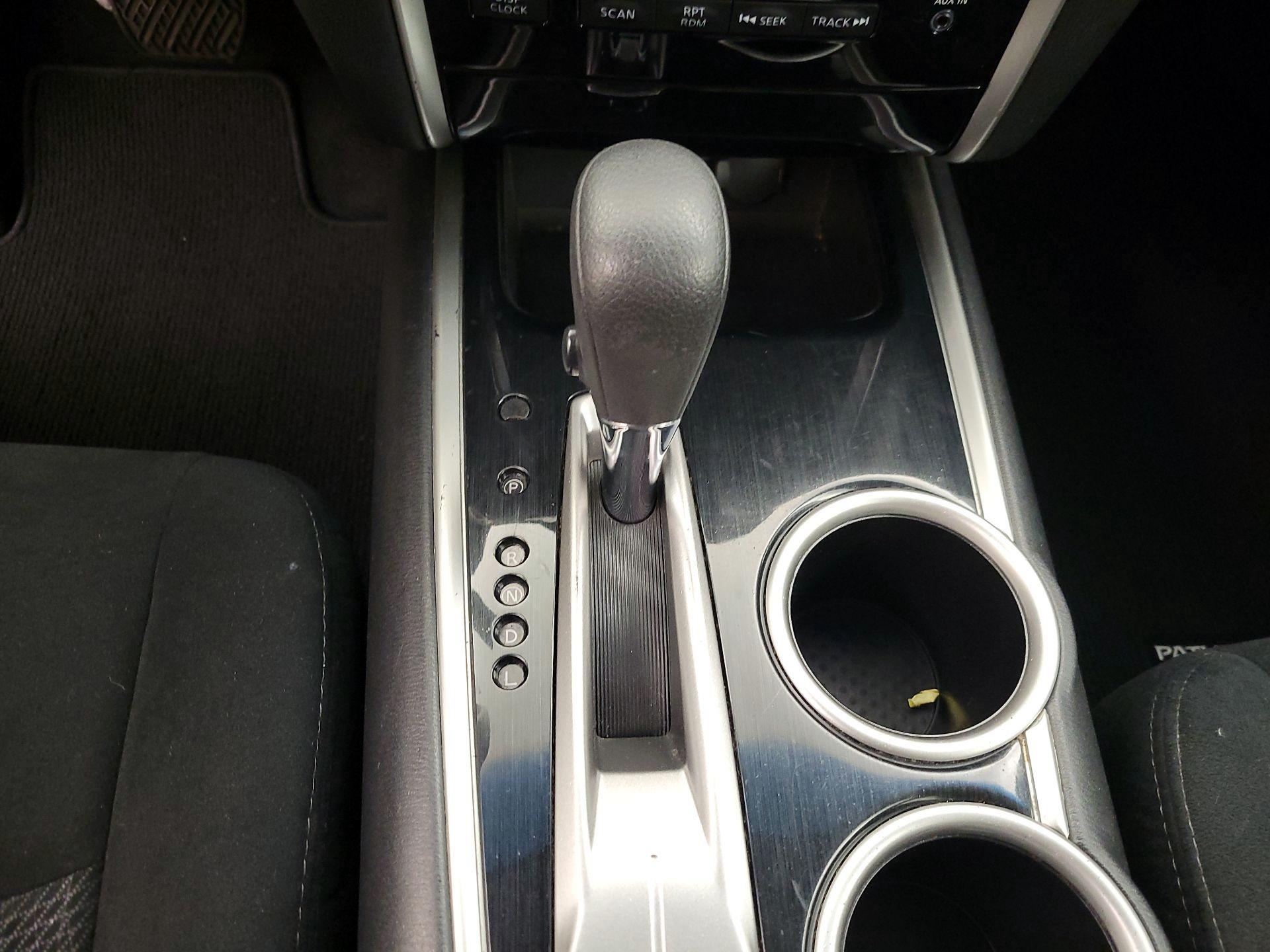 Thumbnail: 2015 Nissan Pathfinder - 16