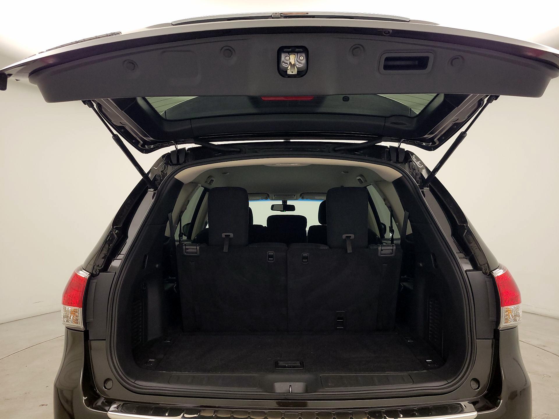 Thumbnail: 2015 Nissan Pathfinder - 18