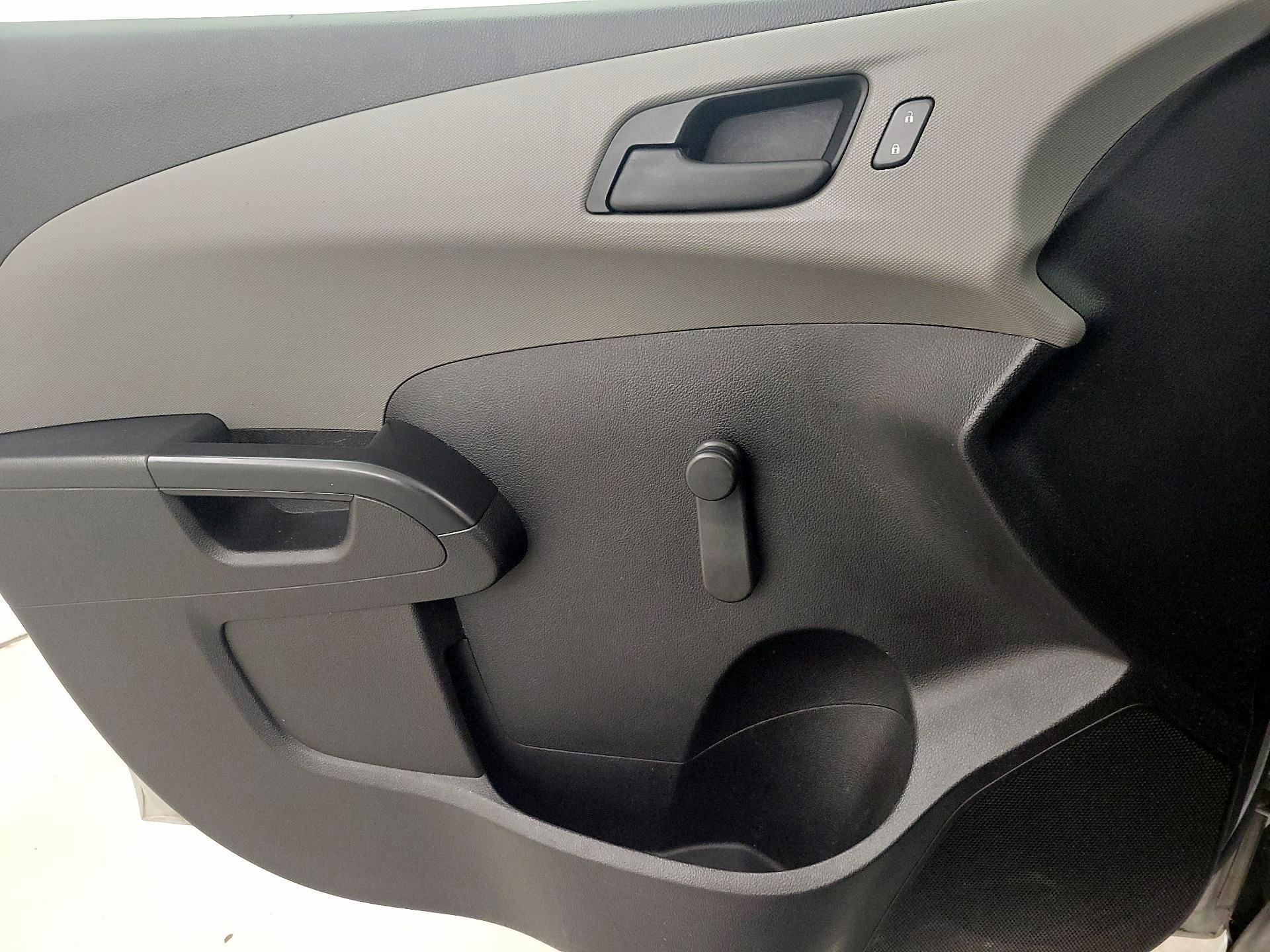 Thumbnail: 2016 Chevrolet Sonic - 12