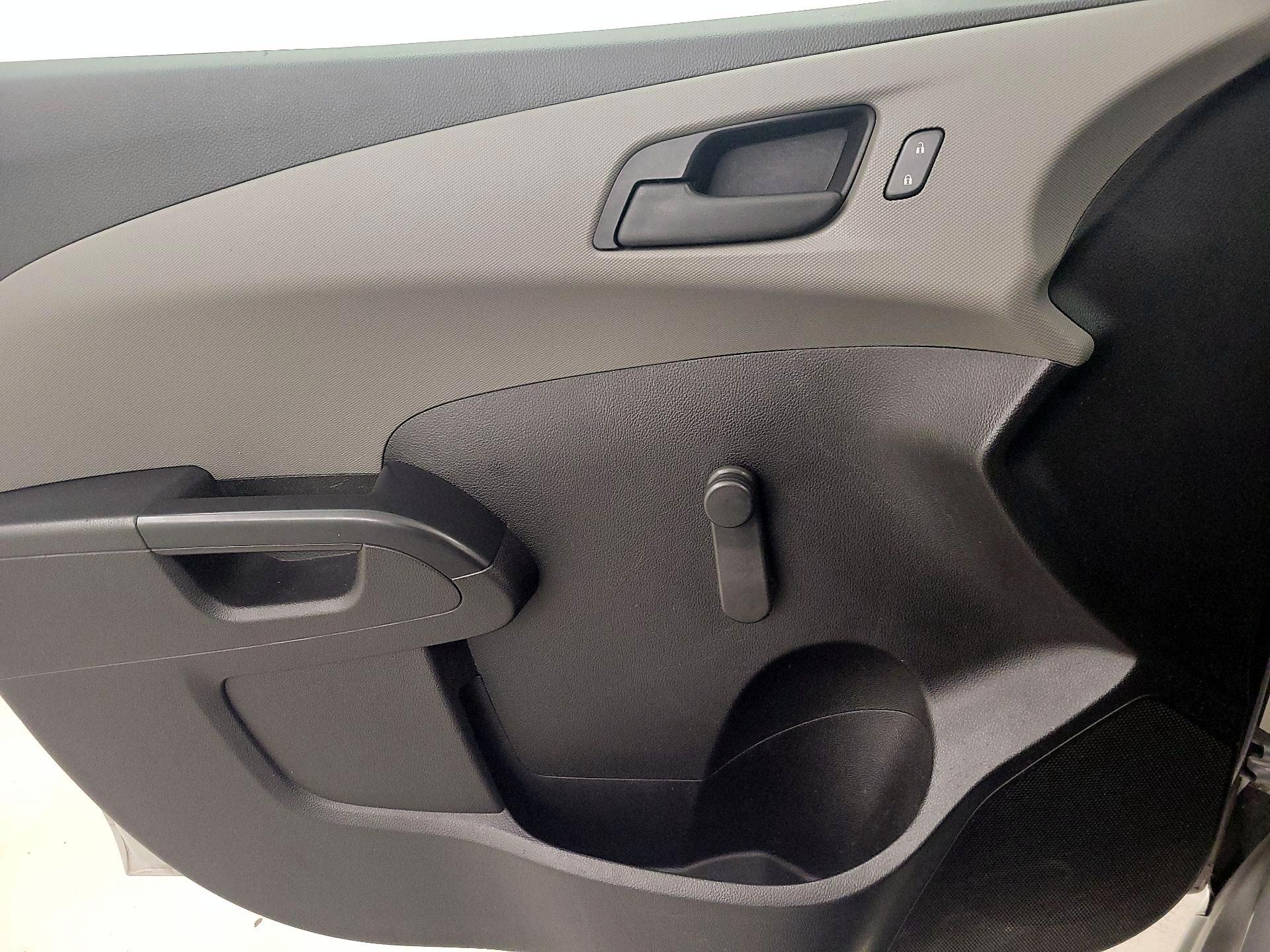 Thumbnail: 2016 Chevrolet Sonic - 13