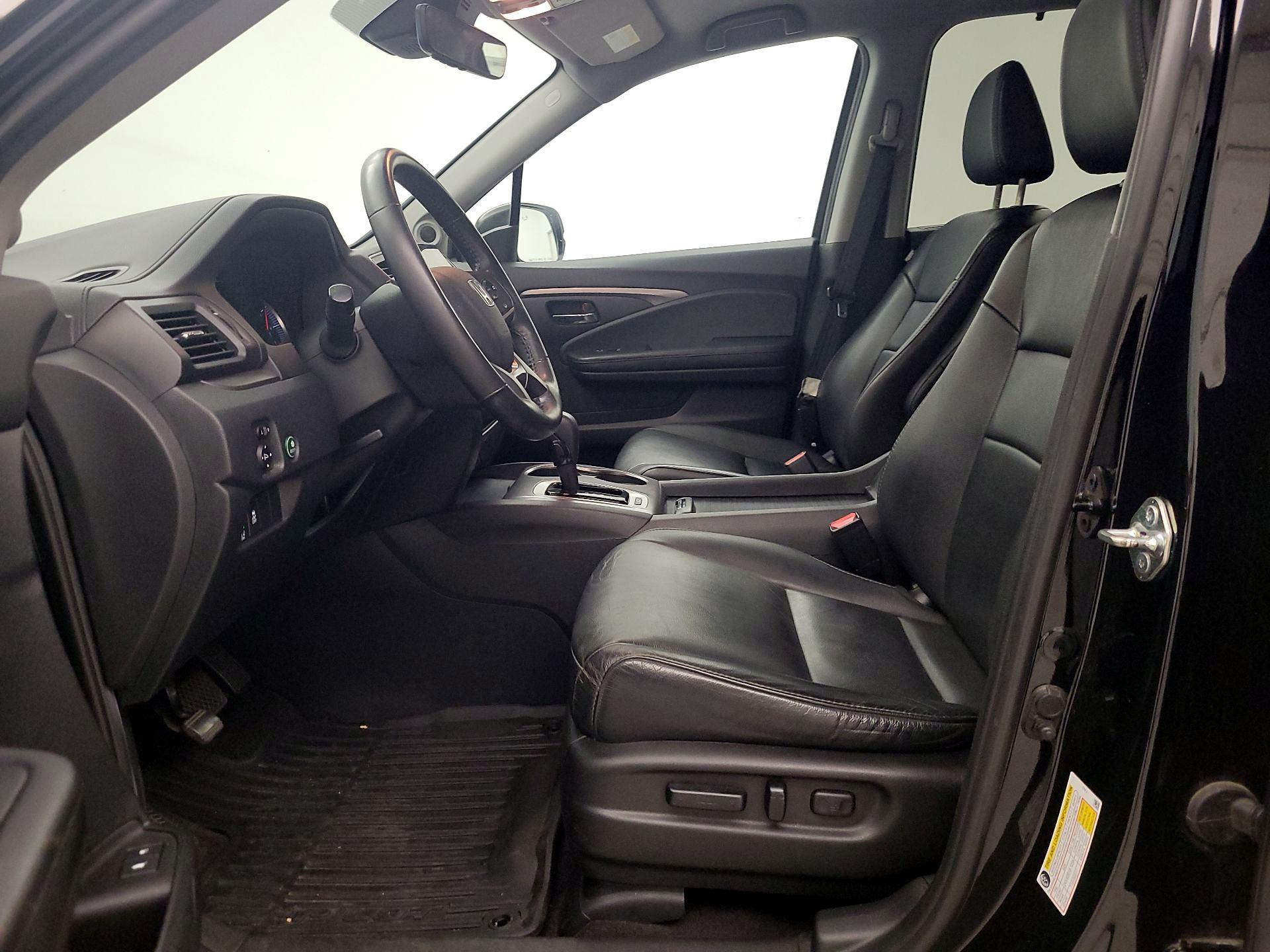 Thumbnail: 2019 Honda Pilot - 11