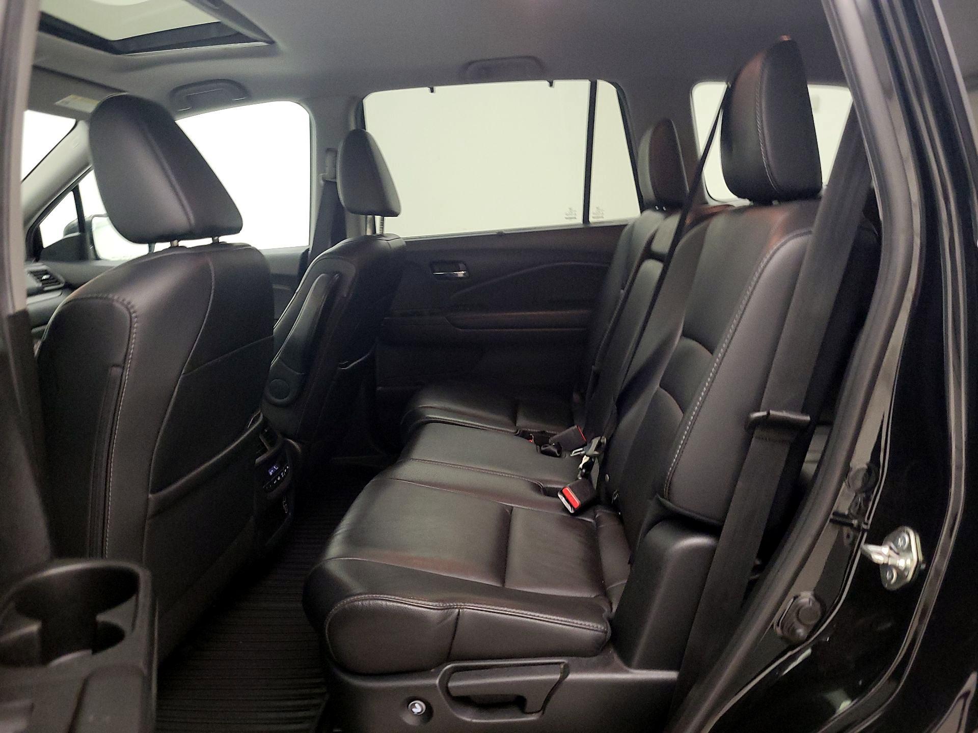 Thumbnail: 2019 Honda Pilot - 20