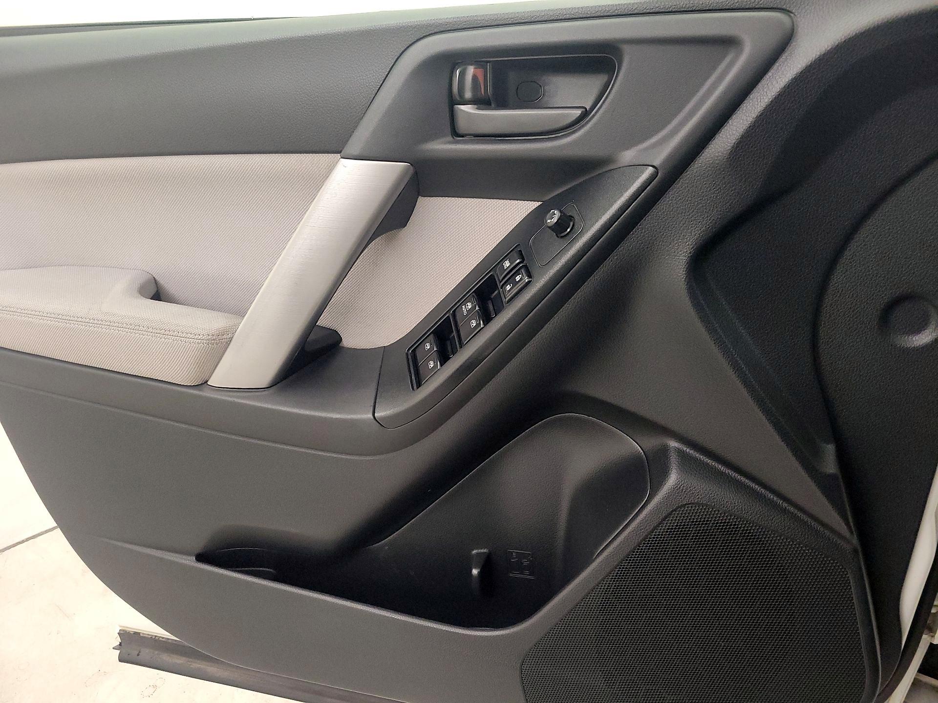 Thumbnail: 2015 Subaru Forester - 12