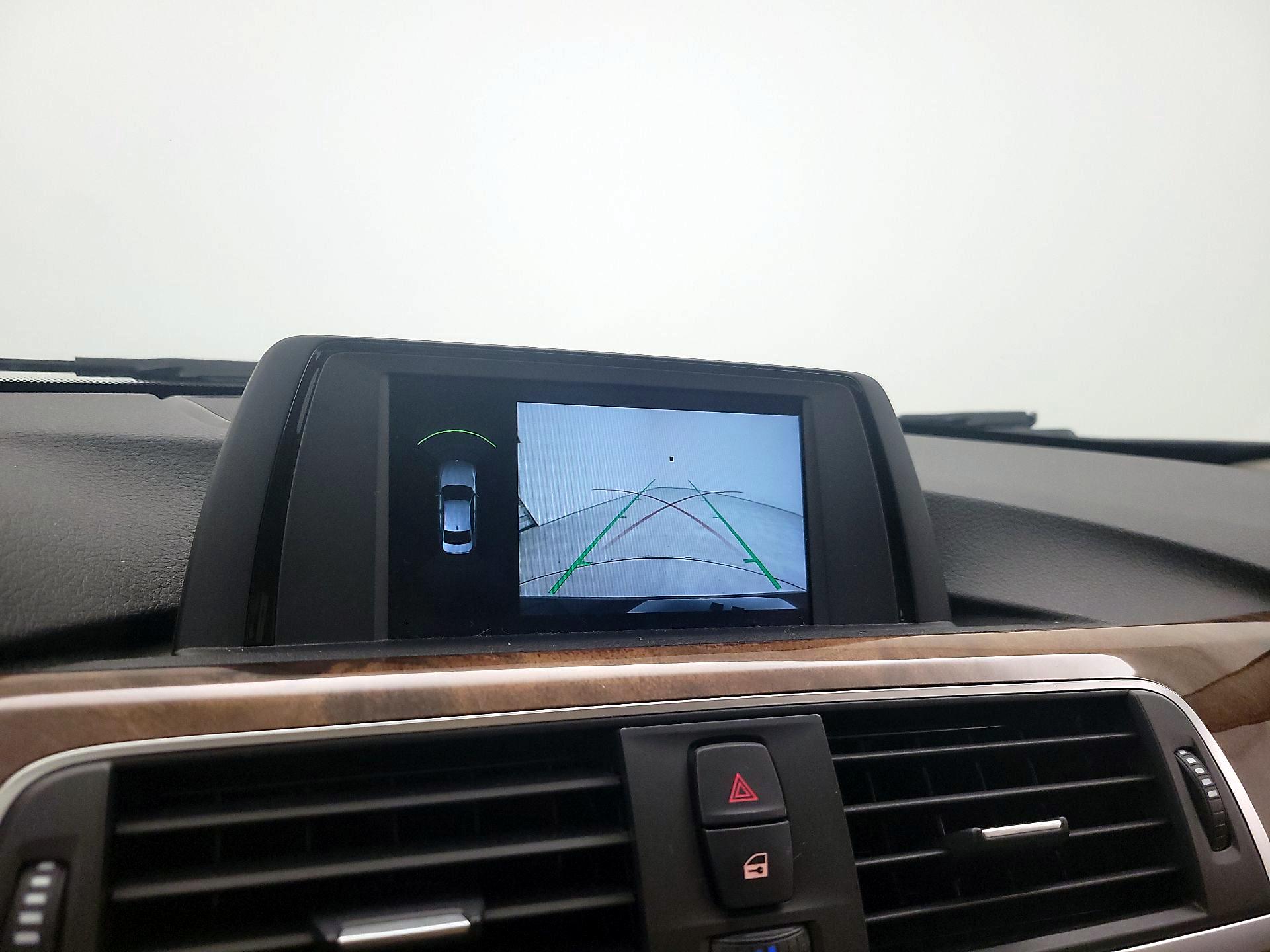 Thumbnail: 2018 BMW 3 Series - 14